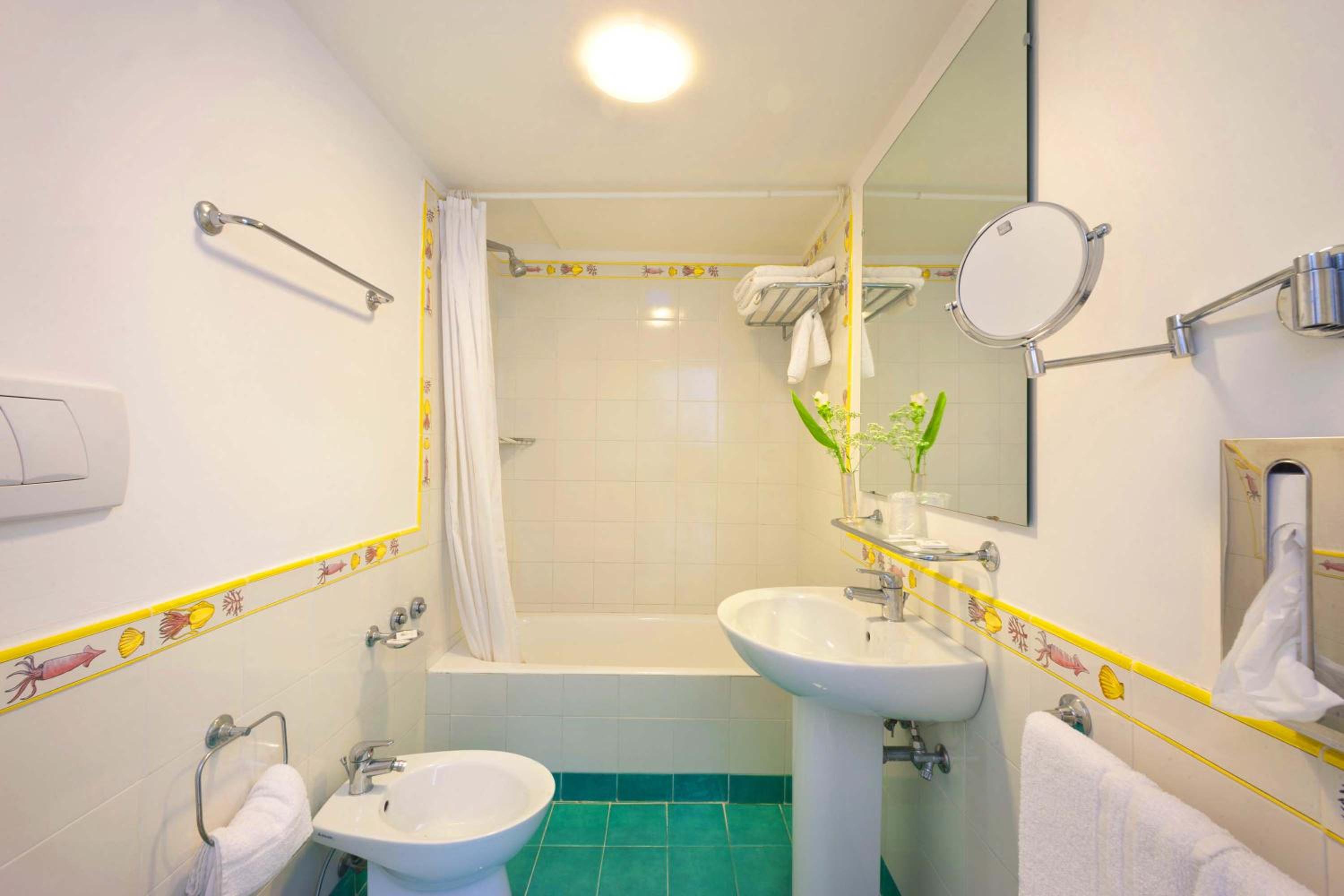 Double Room - Photo 3