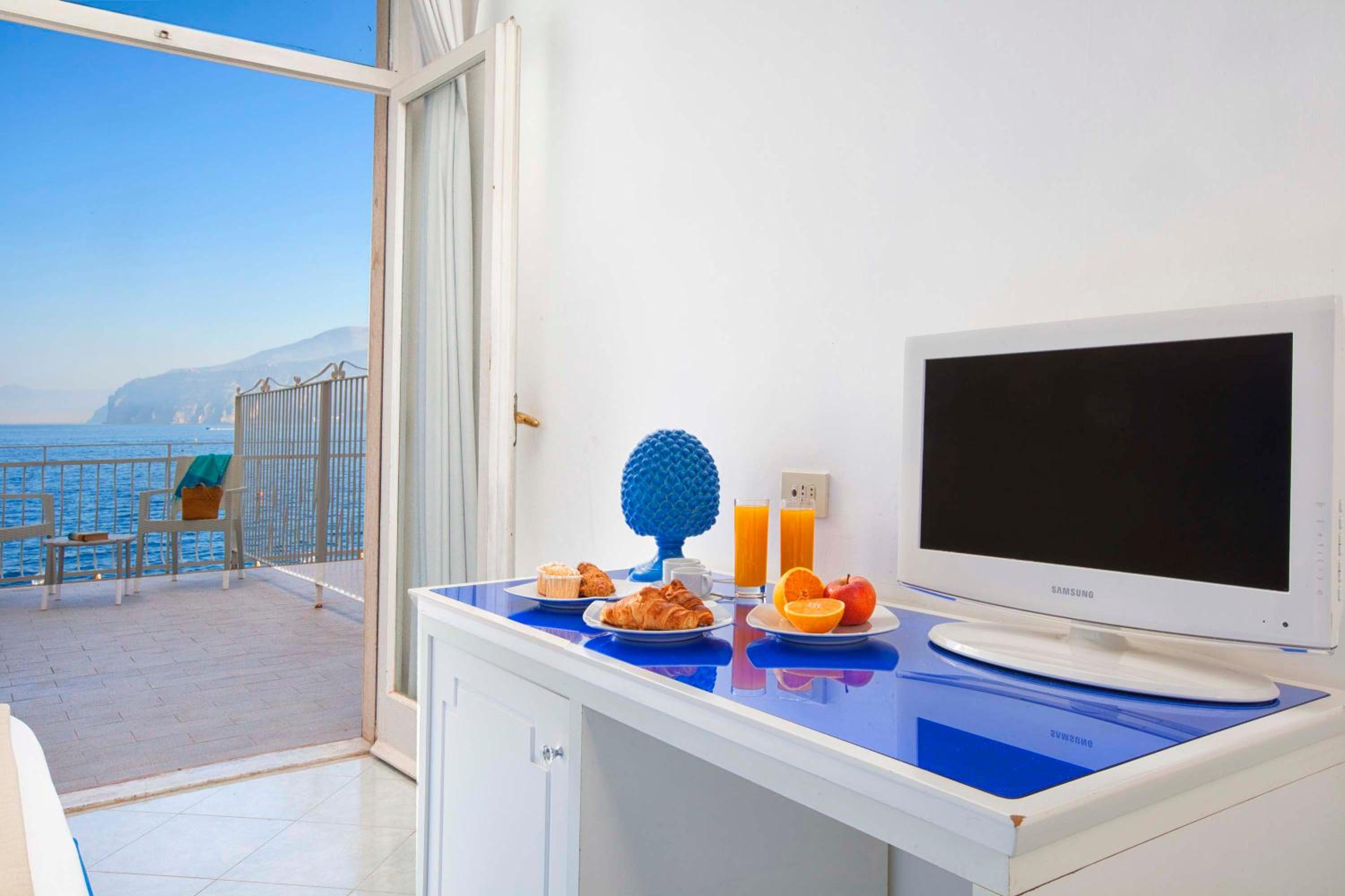 Deluxe Double or Twin Room with Sea View