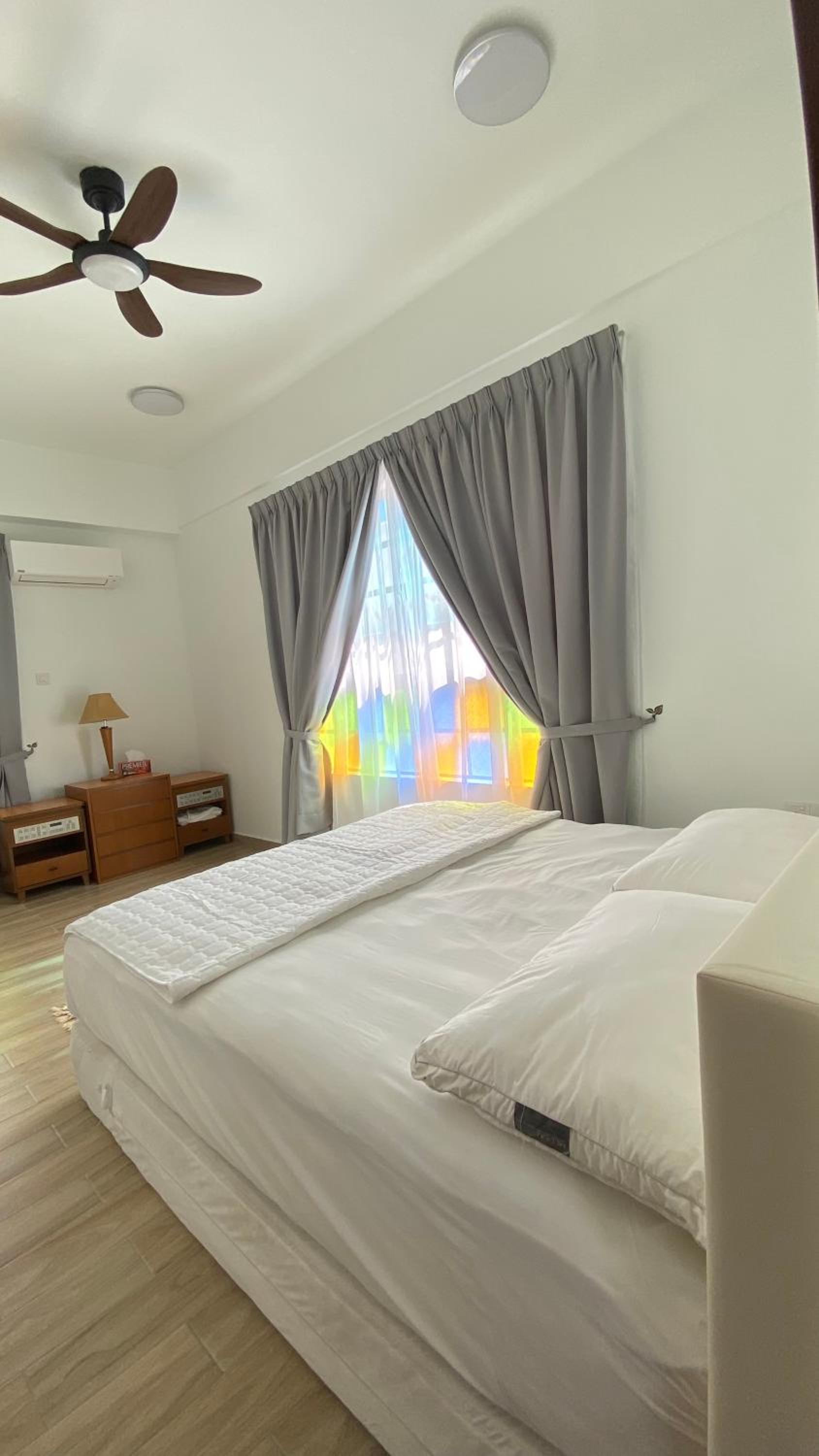 Three-Bedroom House photo 2