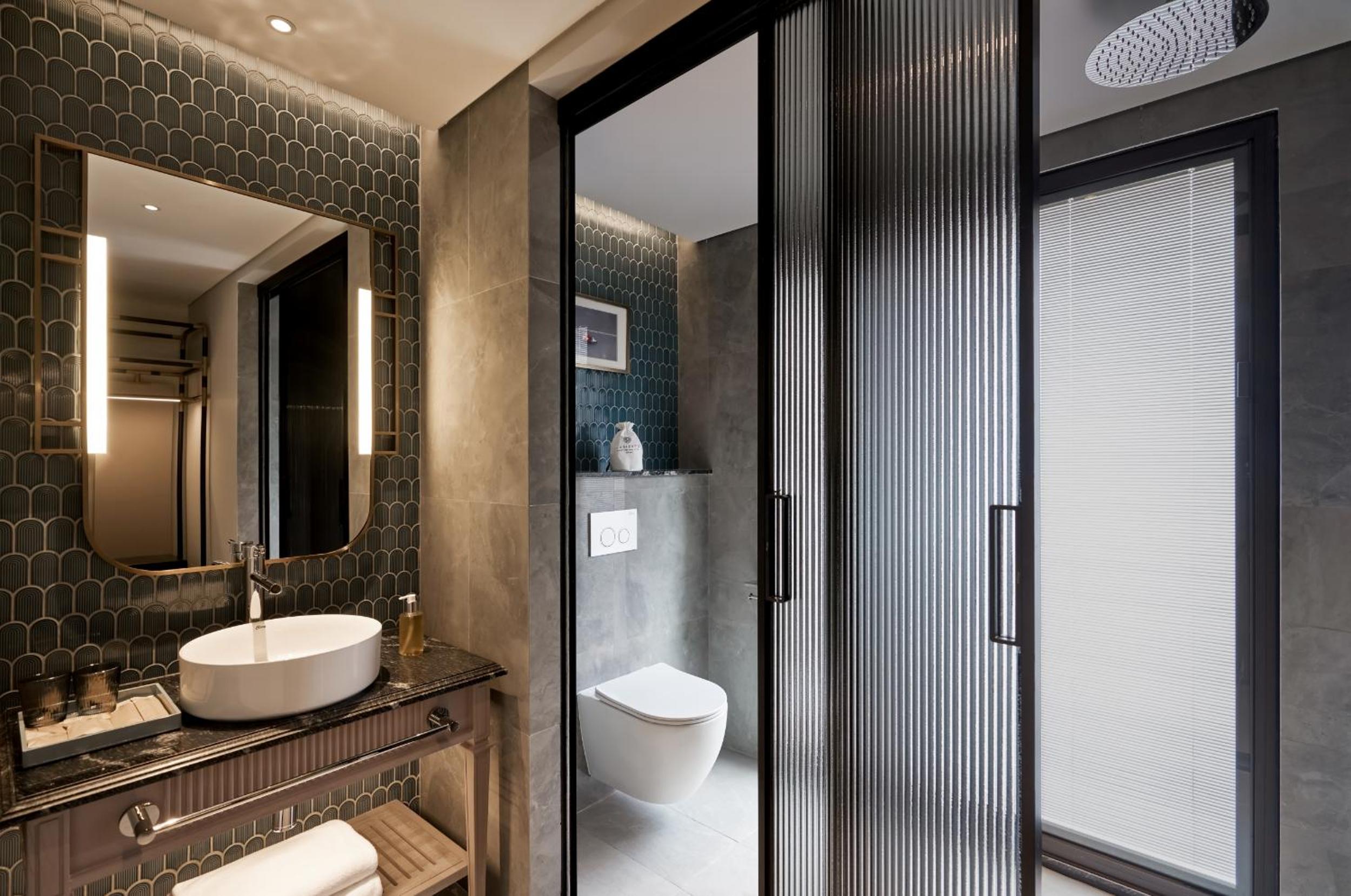 Junior Suite- French Balcony photo 2