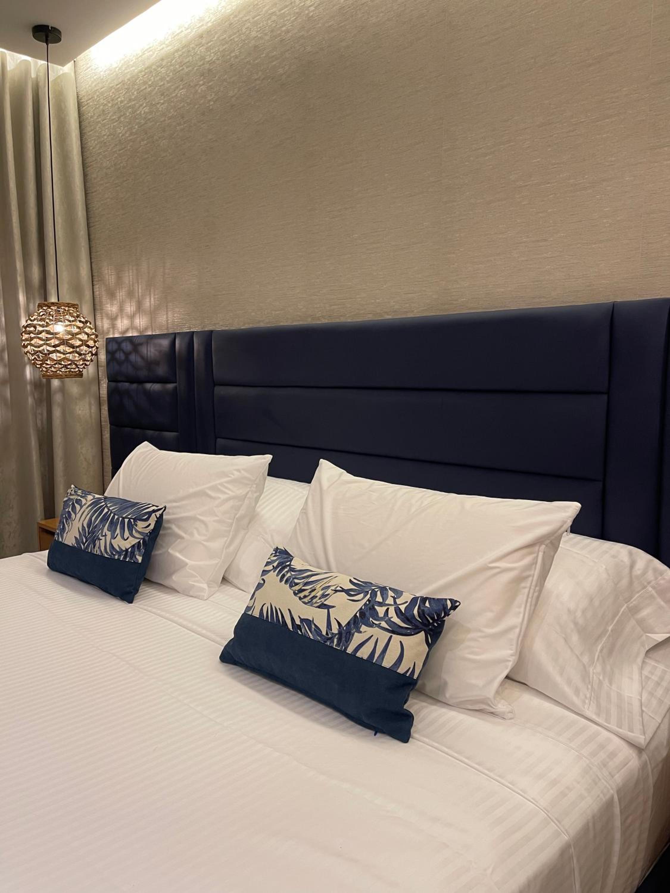 Deluxe King Room photo 1