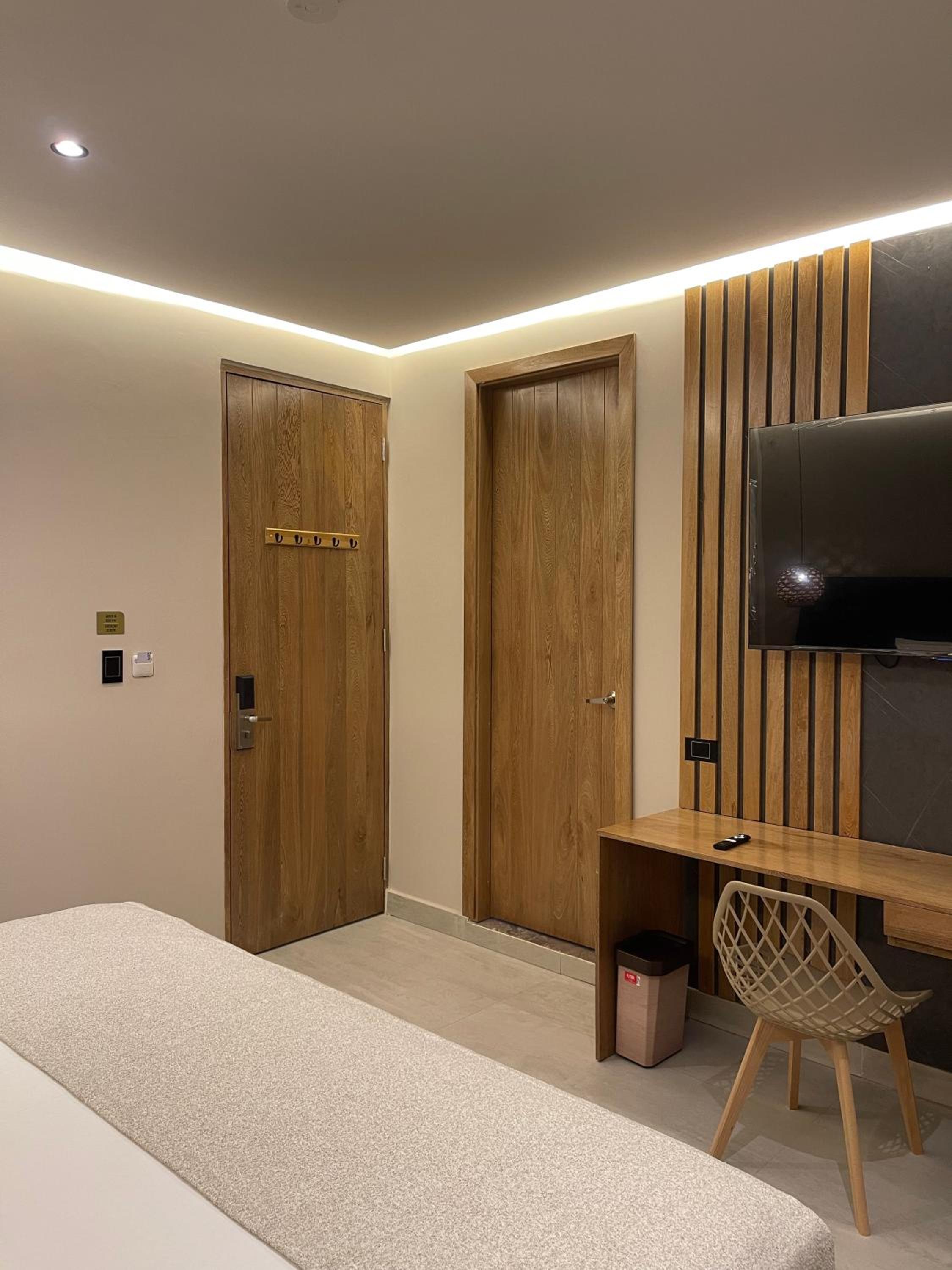 Deluxe King Room photo 3