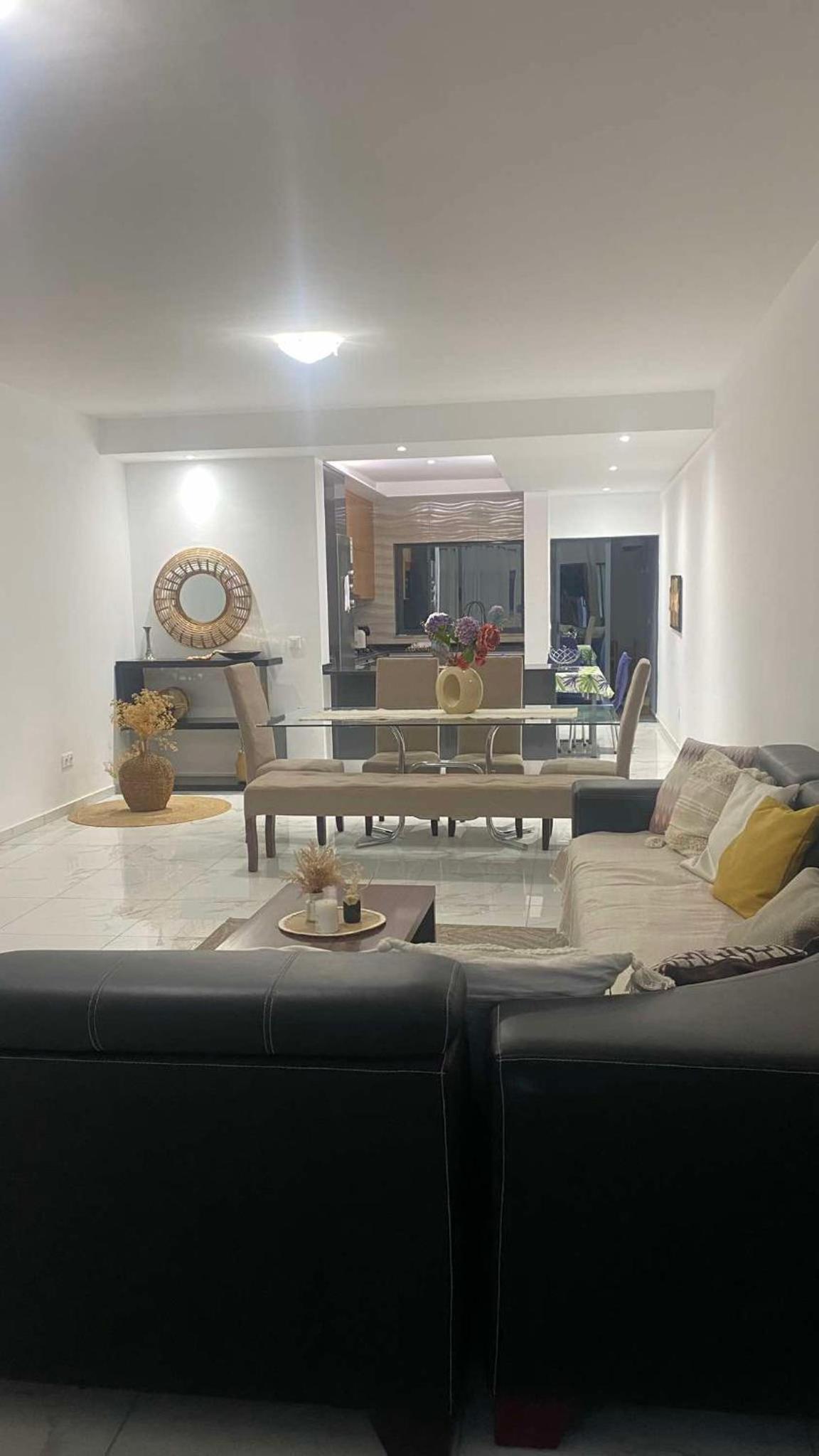 Three-Bedroom Apartment photo 3