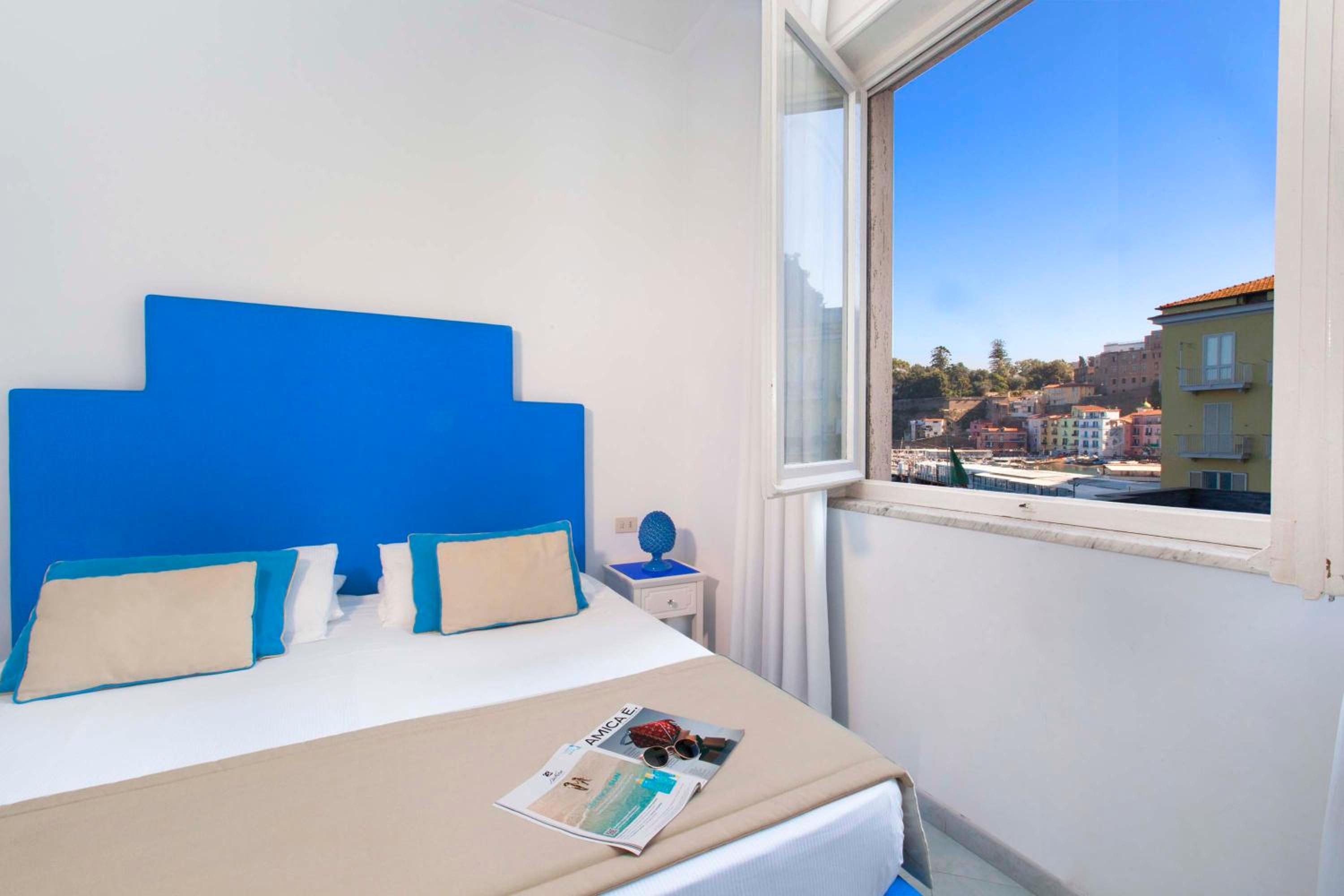 Double or Twin Room with Partial Sea View