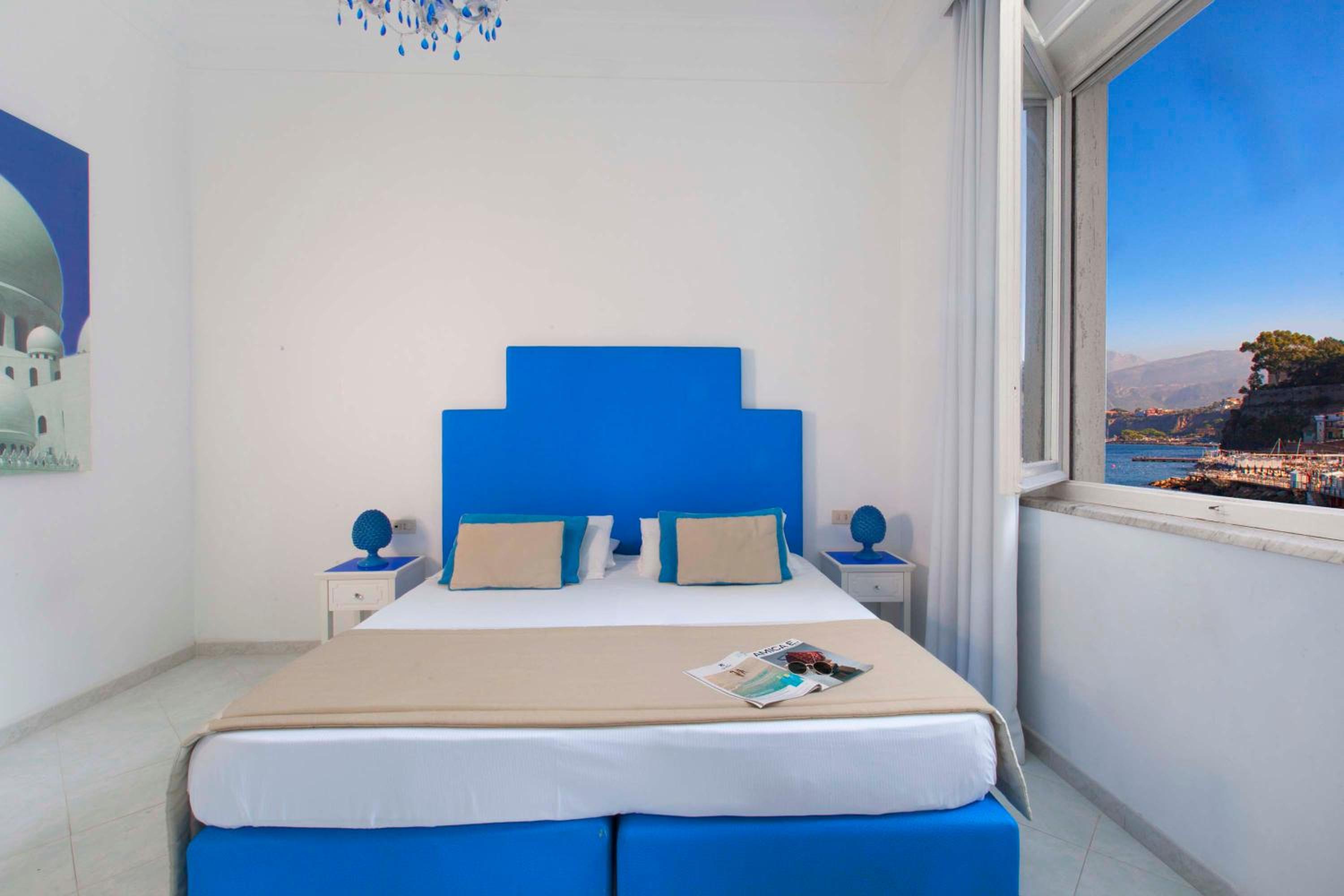 Double or Twin Room with Partial Sea View