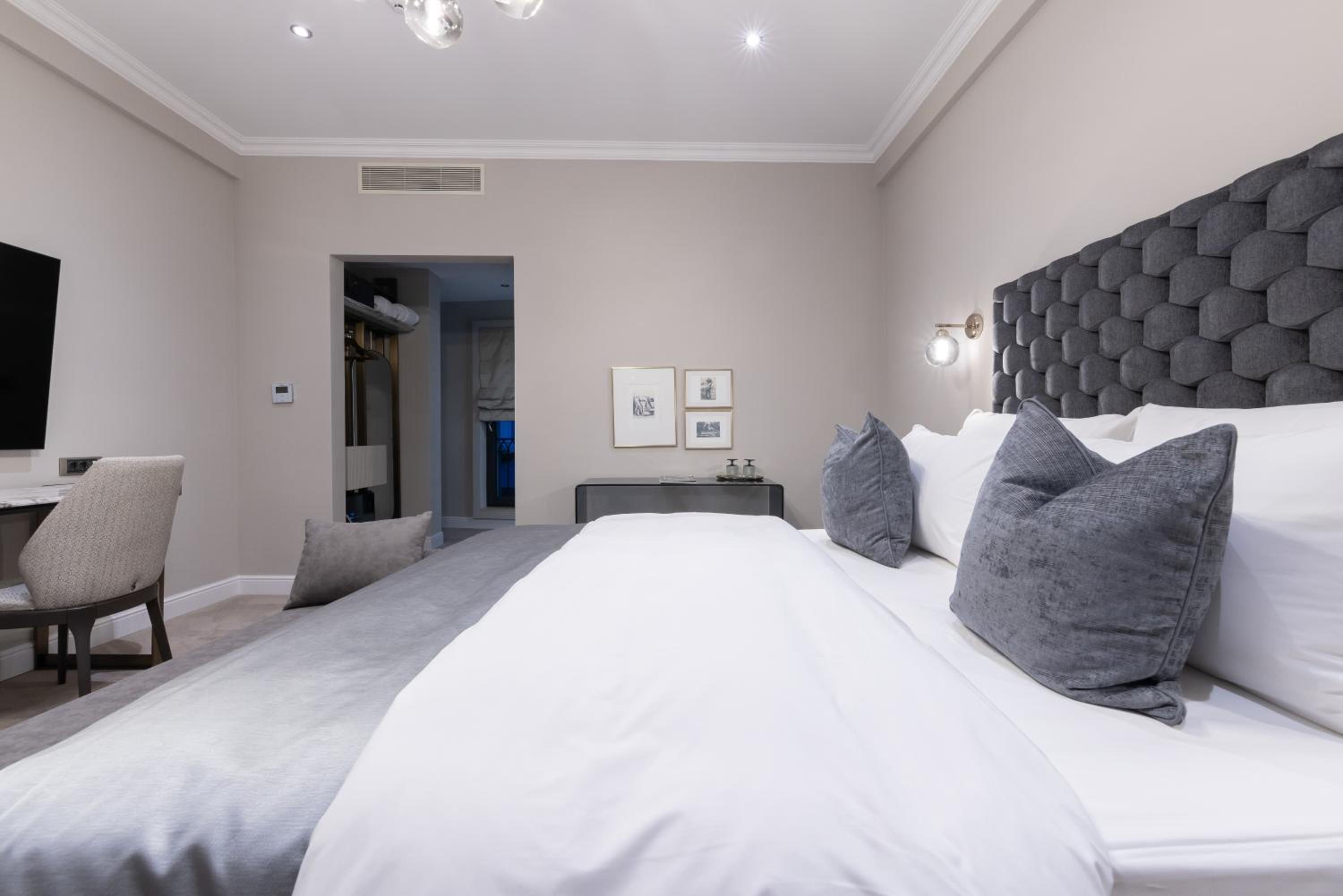 Superior King Room photo 3