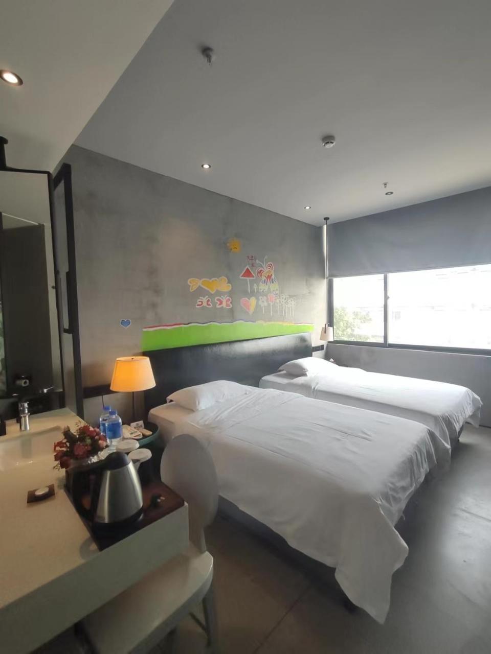 Standard Twin Room photo 2