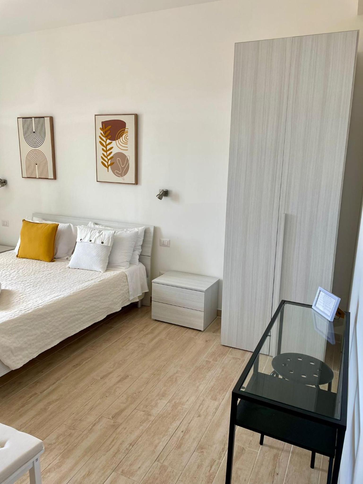 Standard King Room photo 1