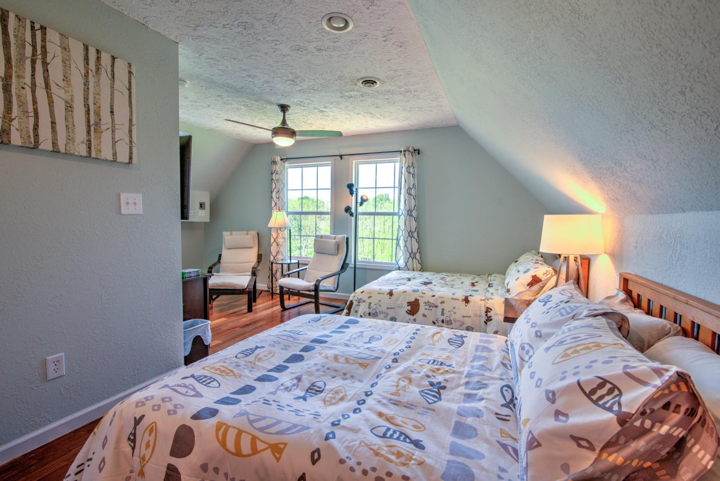 Three-Bedroom House photo 2
