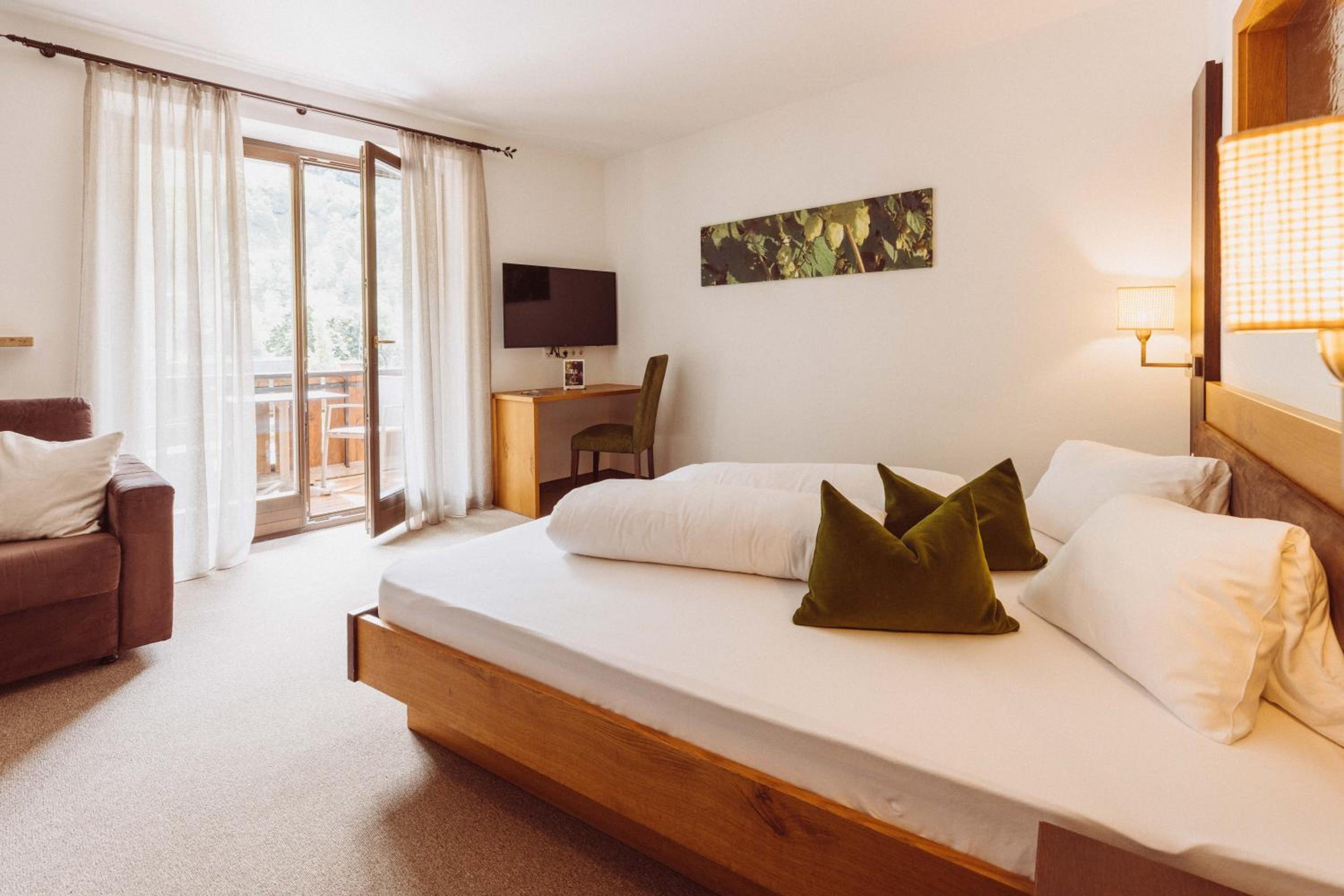 Comfort Double Room with Balcony - Photo 2