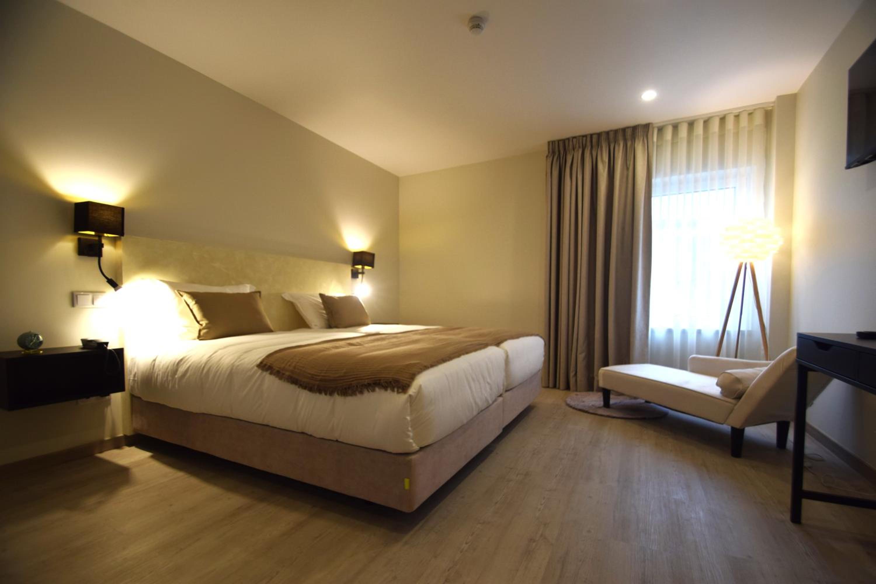 Double or Twin Room with Private Bathroom