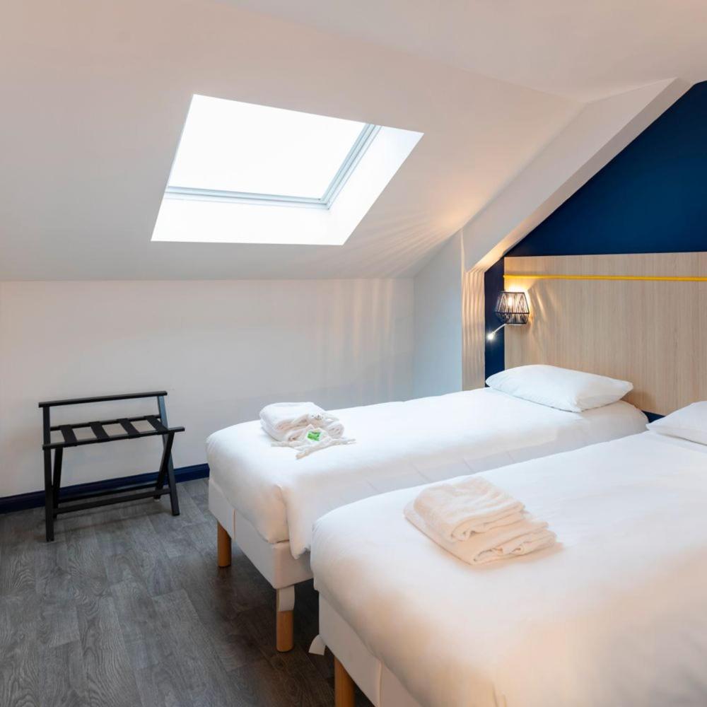Standard Twin Room - Photo 3