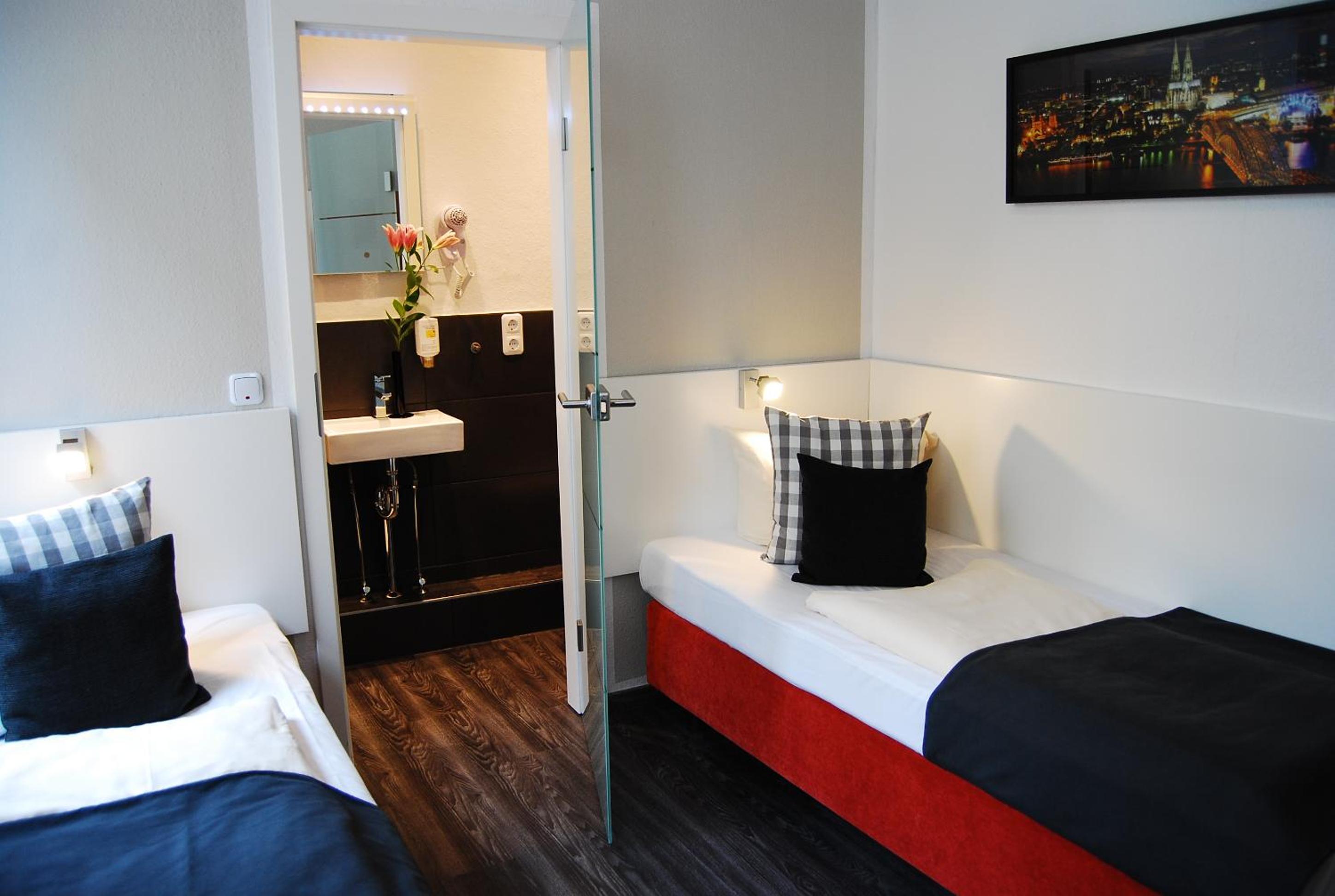 Large Twin Room