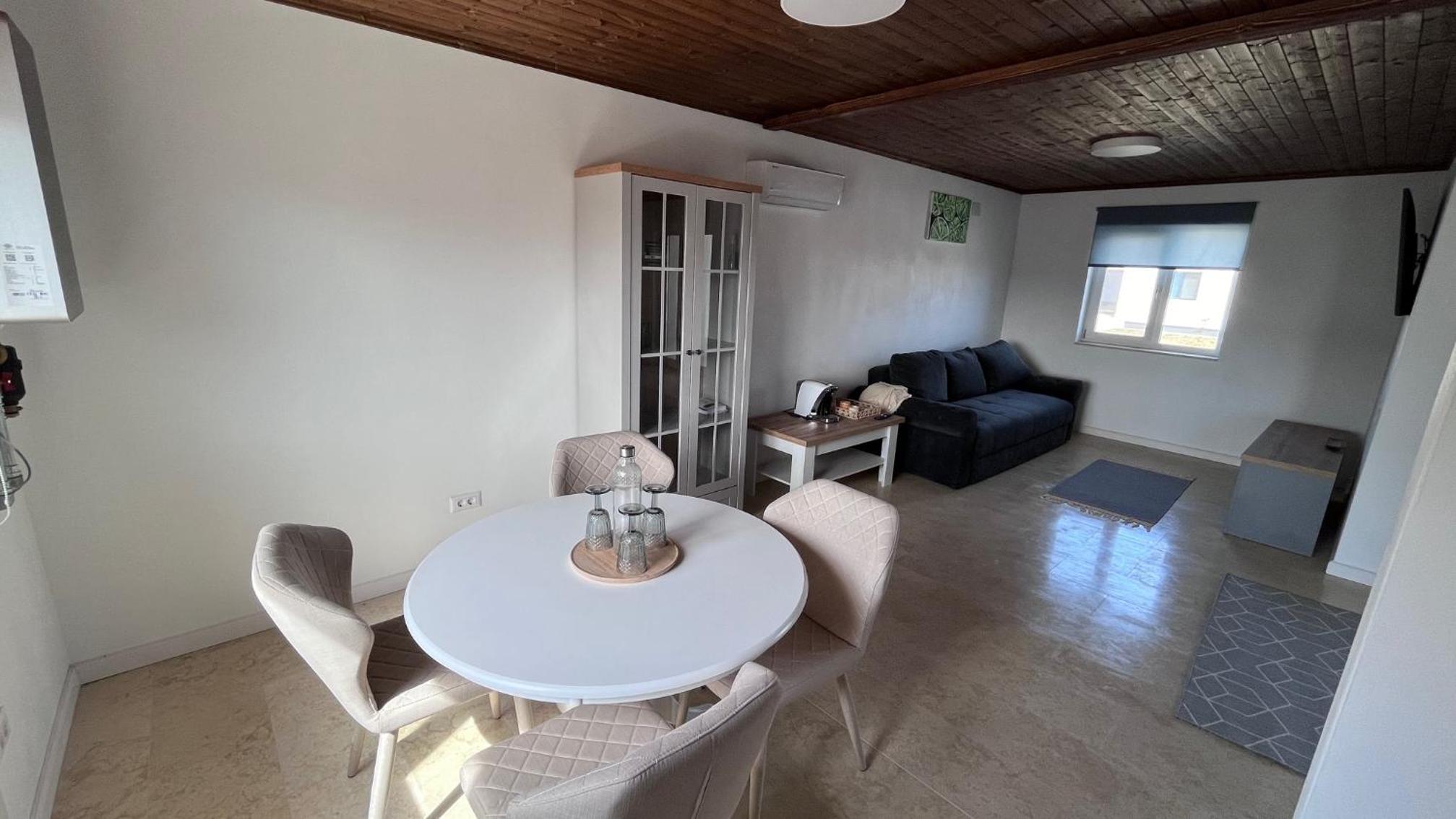 Mobile Home photo 1