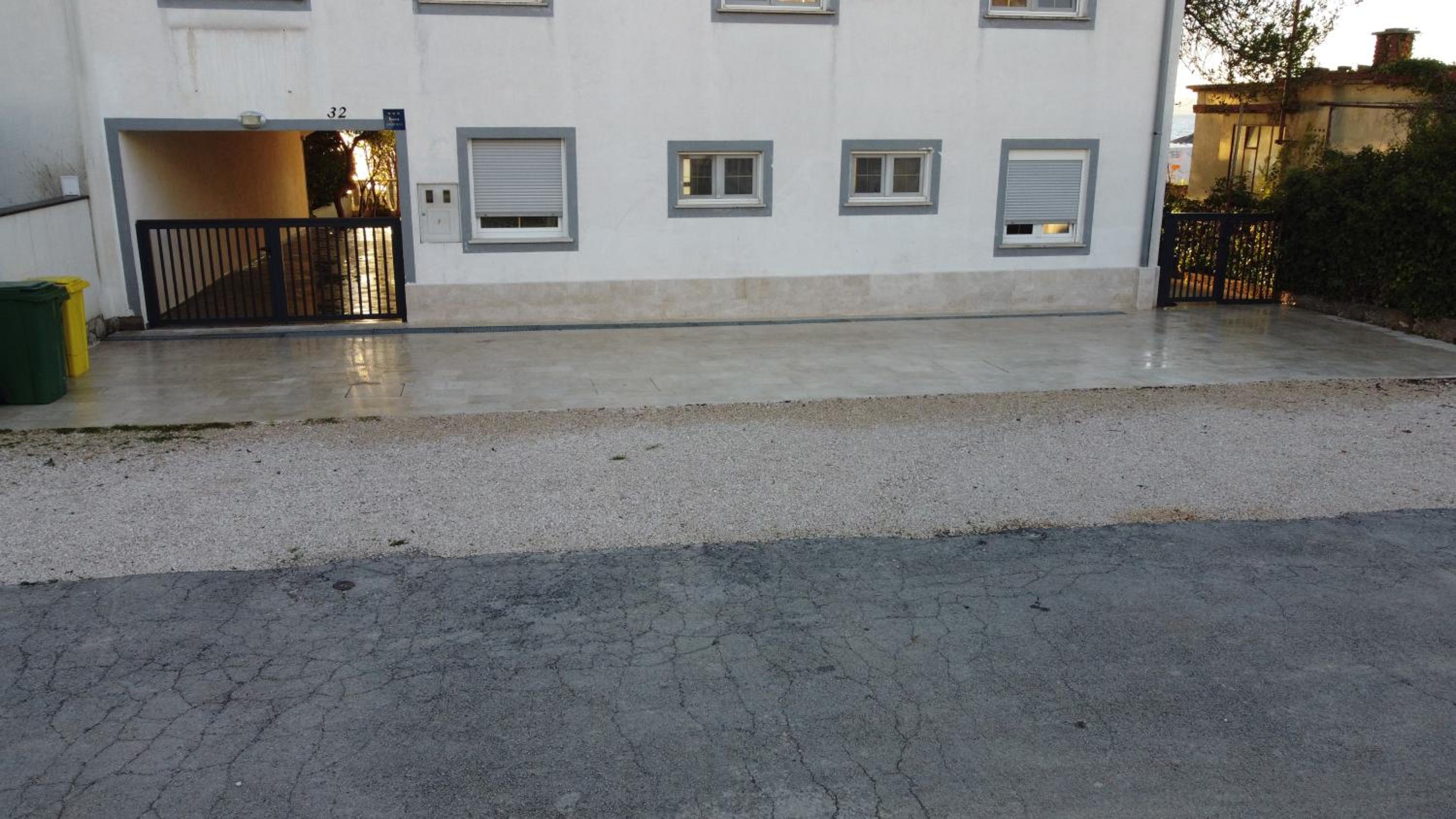 Two-Bedroom Apartment with Terrace and Sea View photo 2