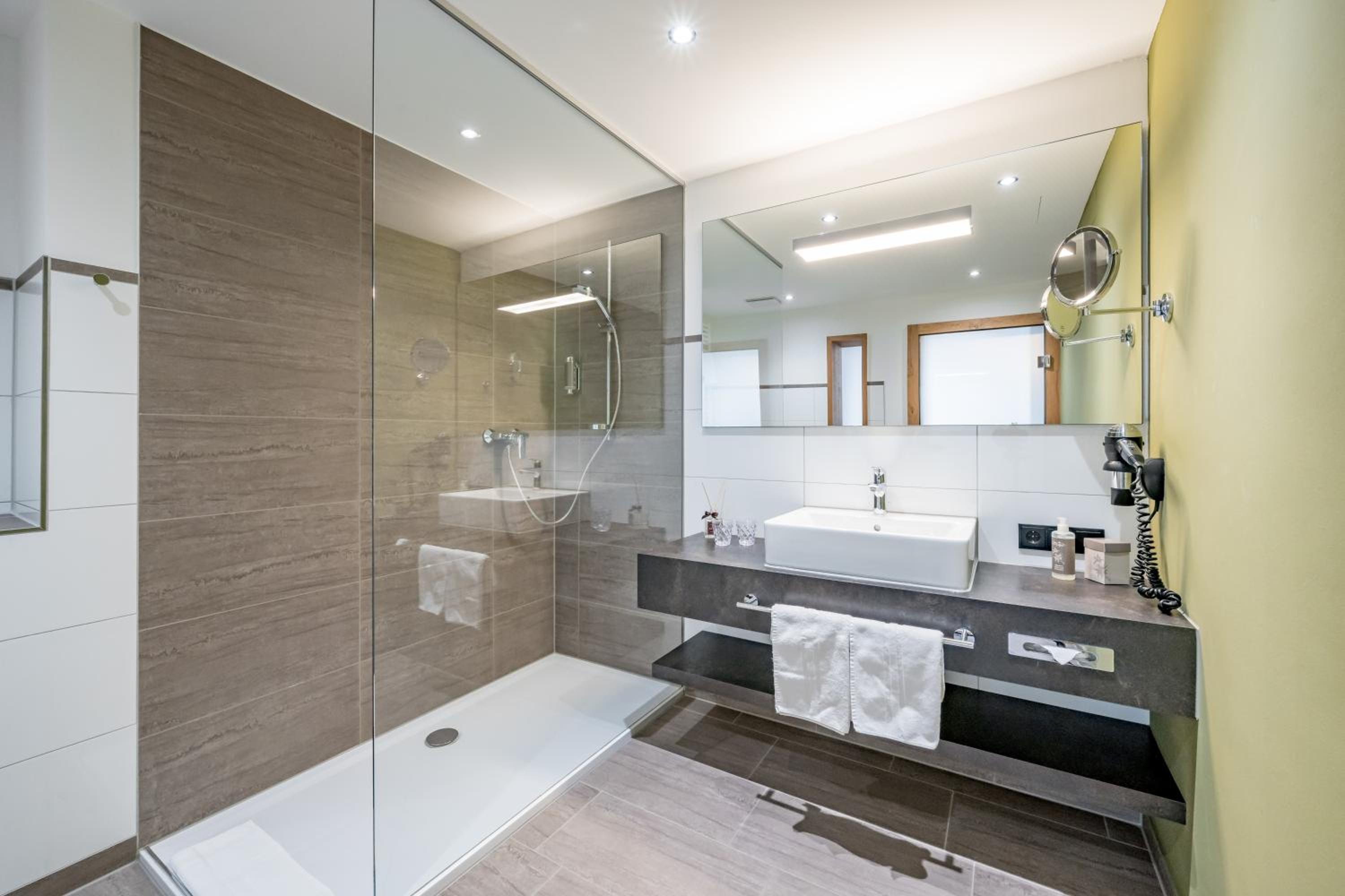 Family Suite - Photo 9