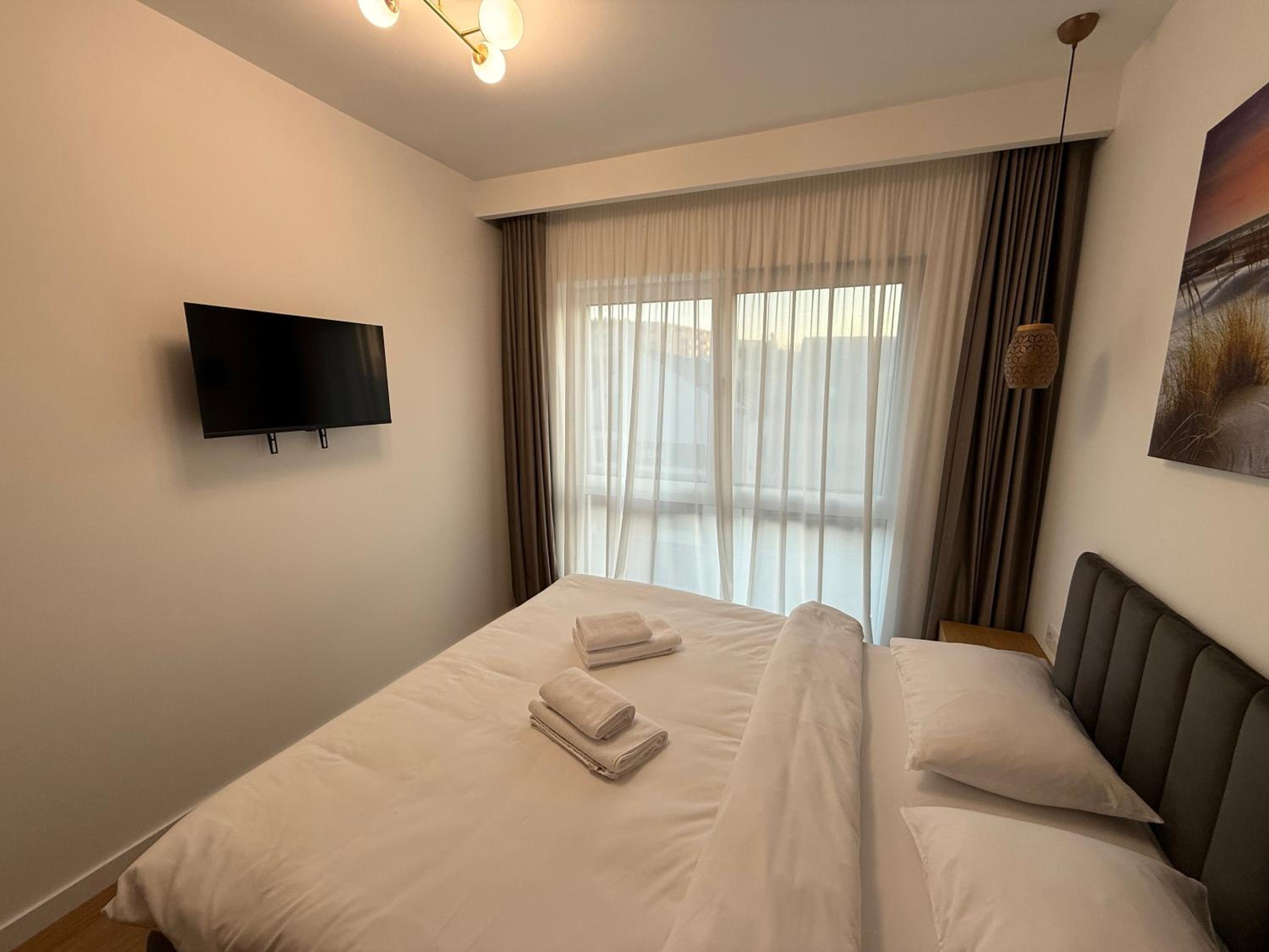 One-Bedroom Apartment with City View