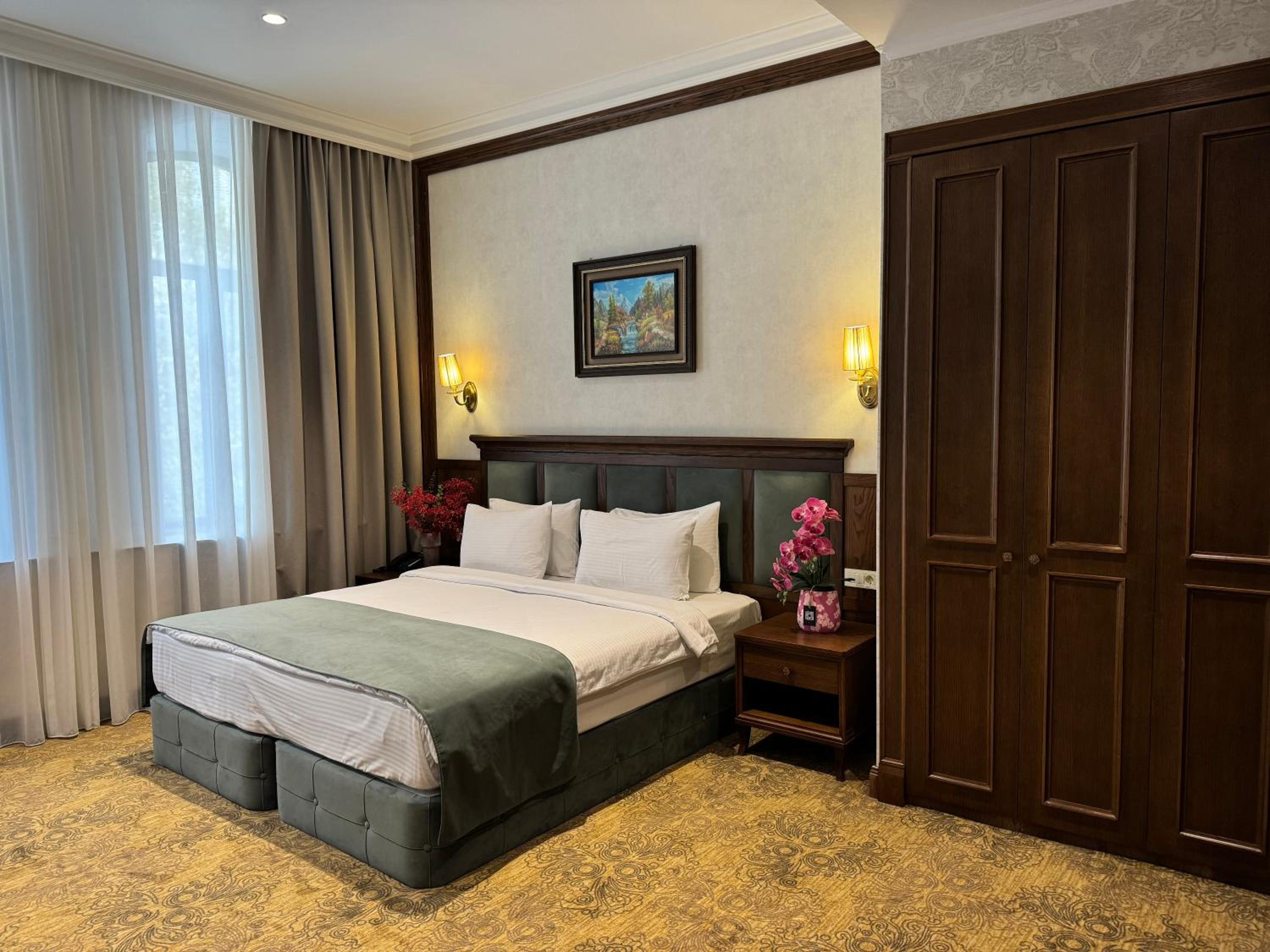 מלון מידוויי באקו — Superior King Room