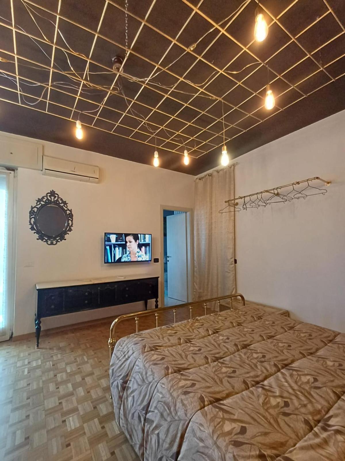 Deluxe Room - Photo 9
