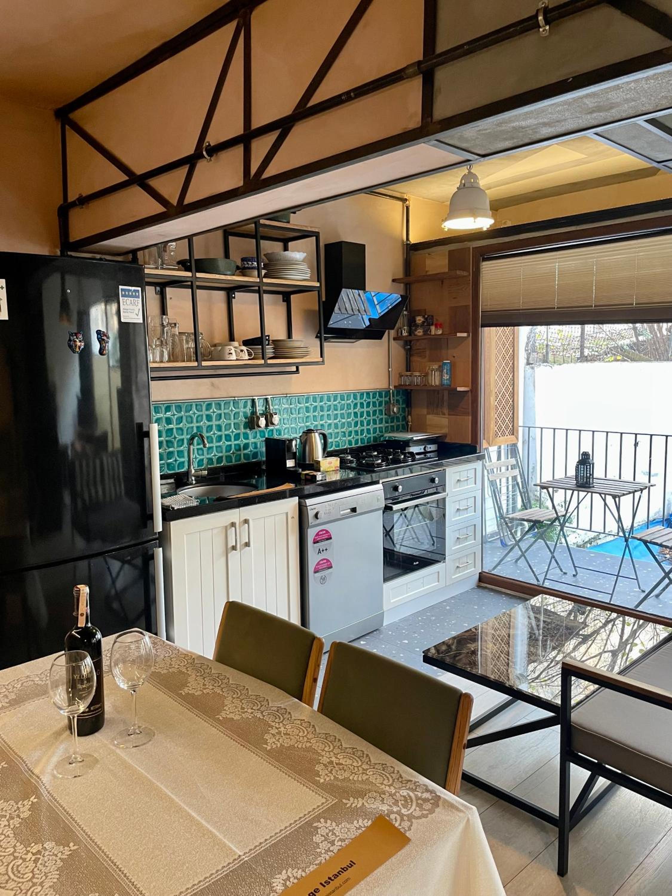Two-Bedroom Apartment with Balcony photo 3