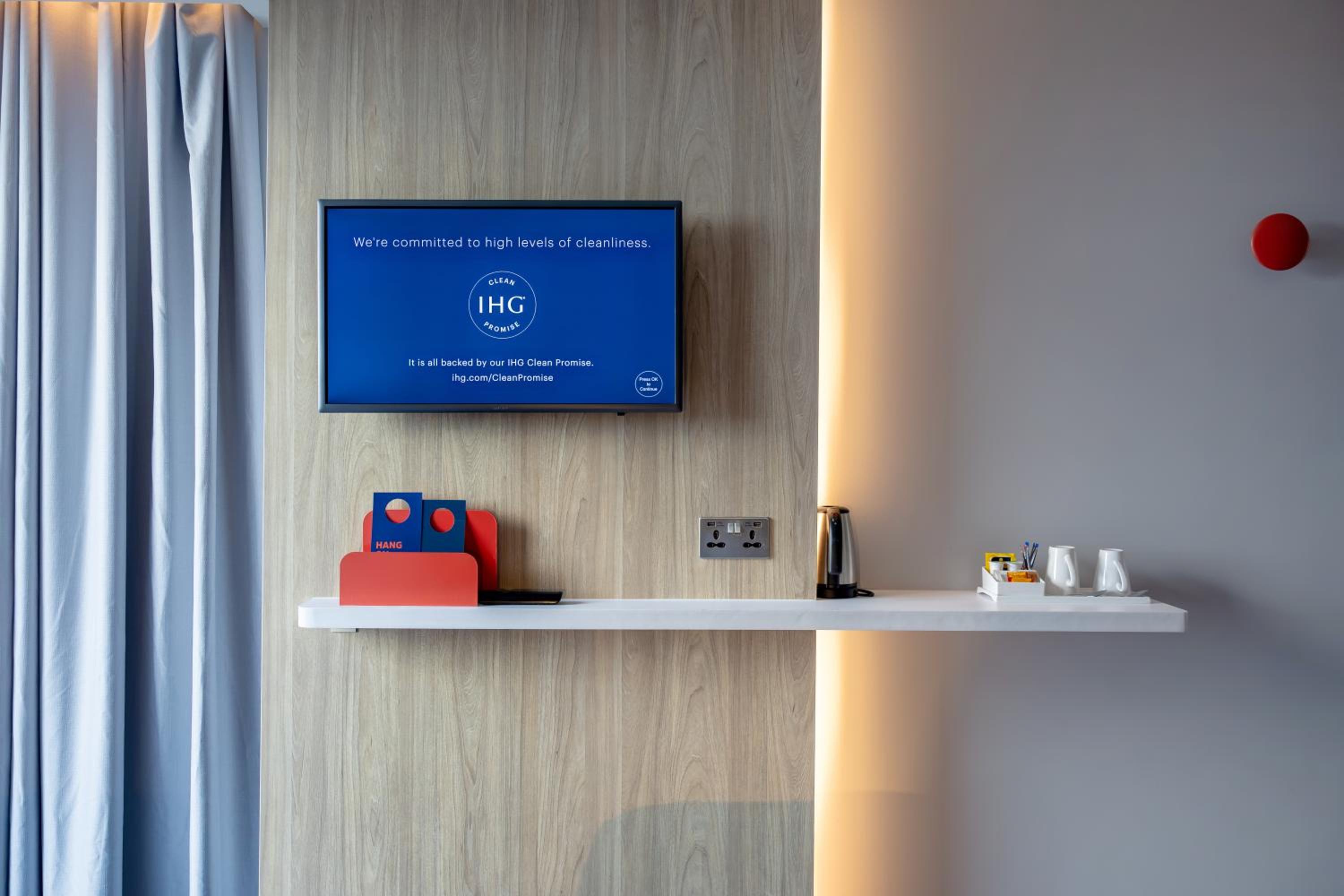 Standard Twin Room with Free Hot Breakfast photo 3