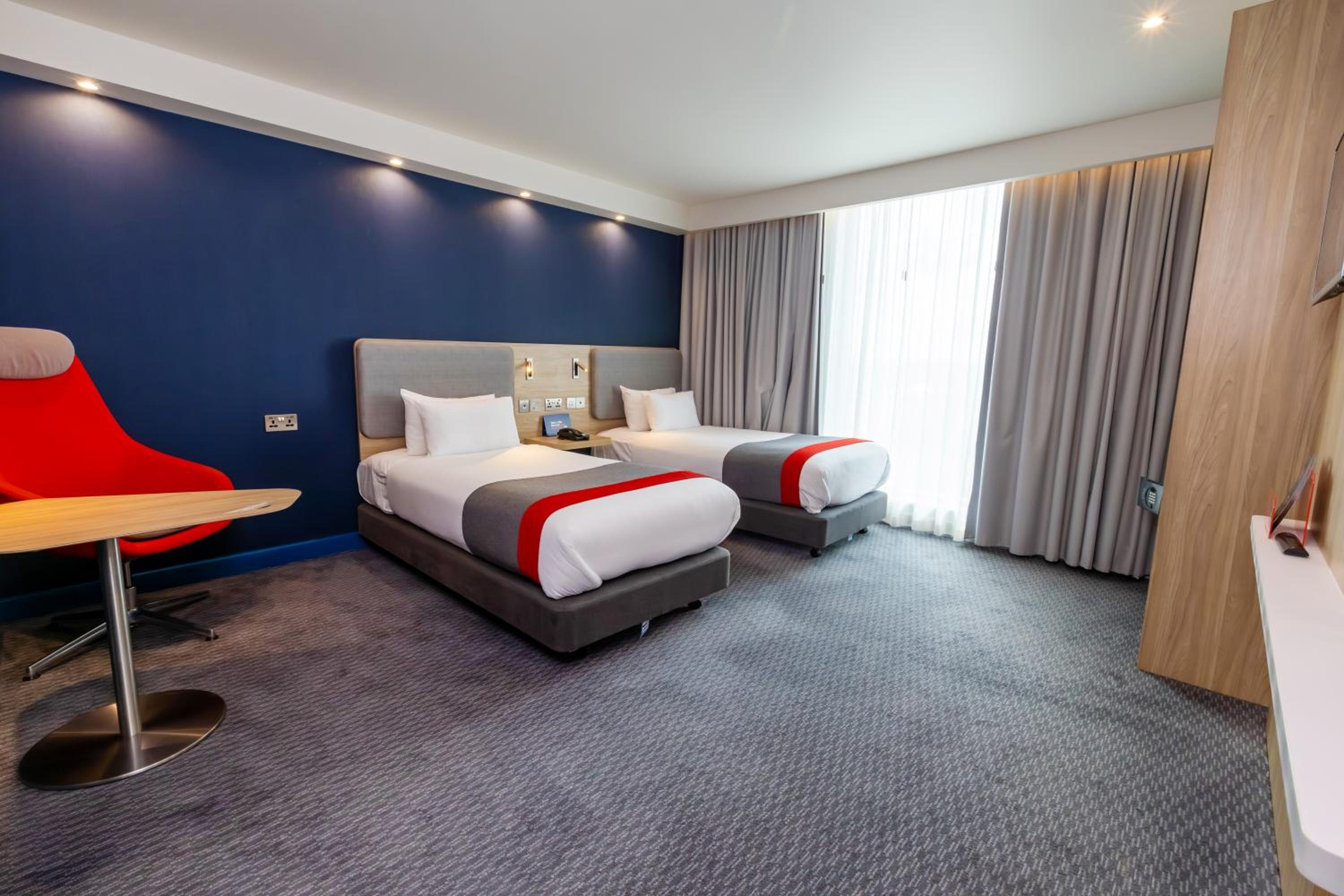 Standard Twin Room with Free Hot Breakfast photo 2