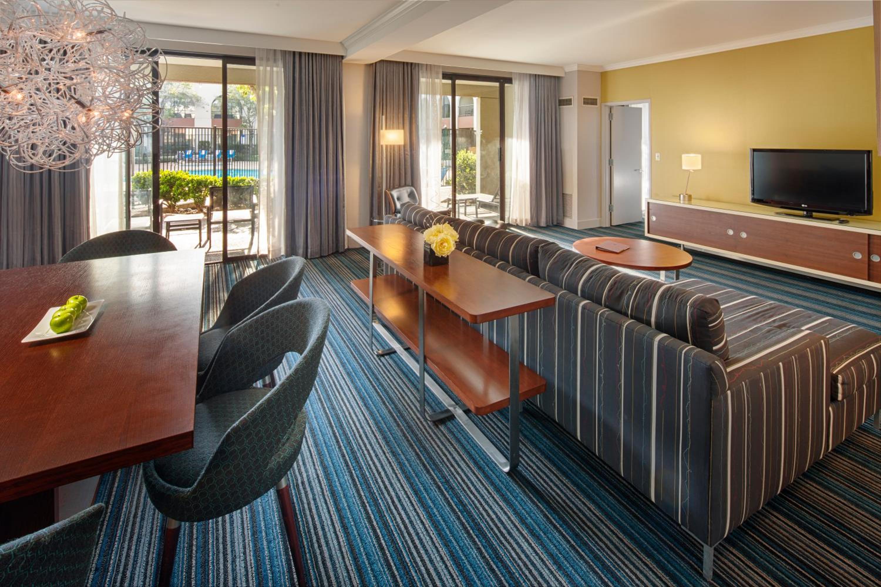 One-Bedroom King Suite
