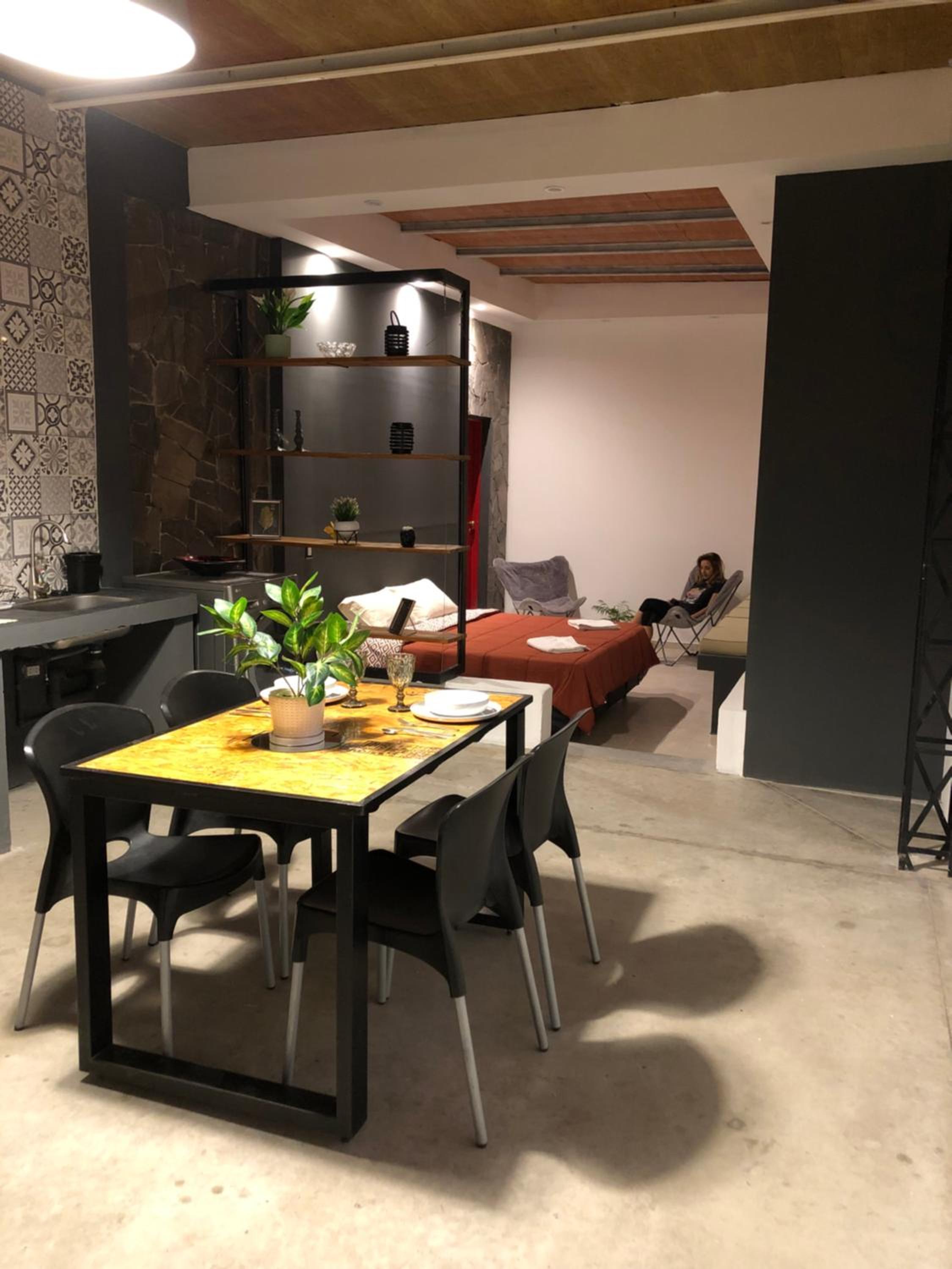 One-Bedroom Apartment photo 2