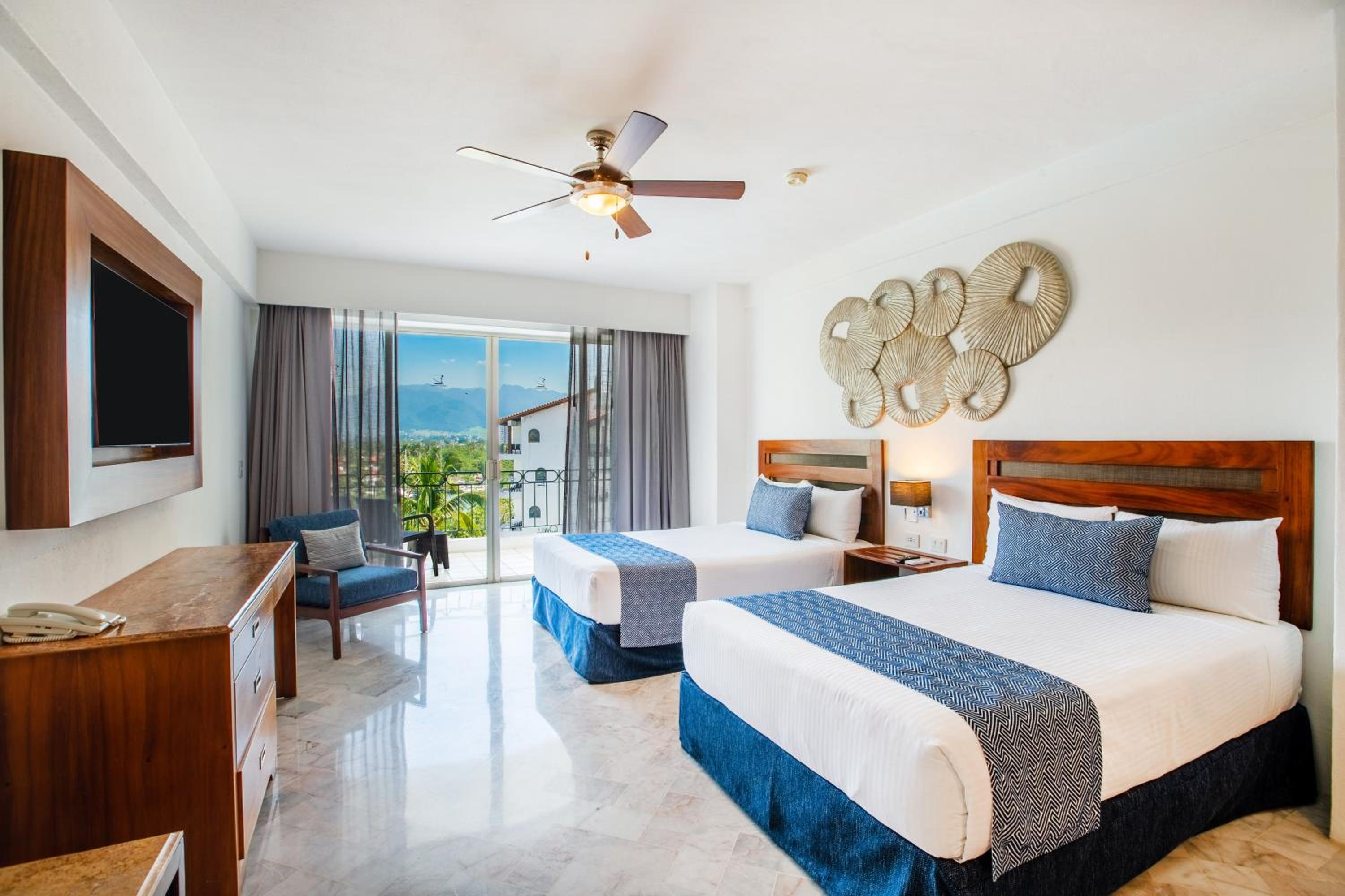 Superior Room with Balcony - All Inclusive - Photo 6