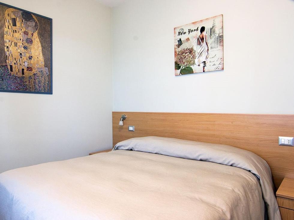 Double or Twin Room with Garden View - Photo 3