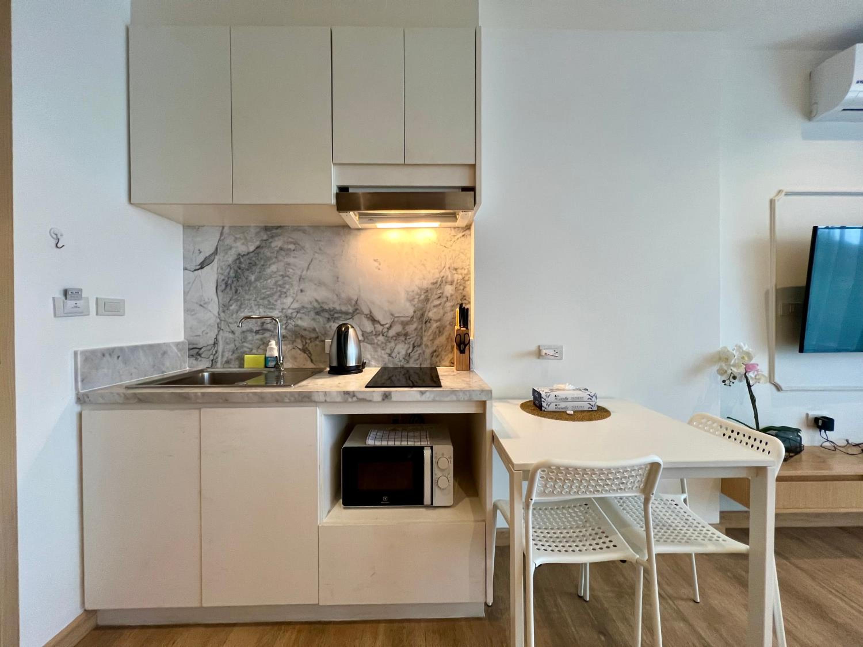 One-Bedroom Apartment - Photo 13