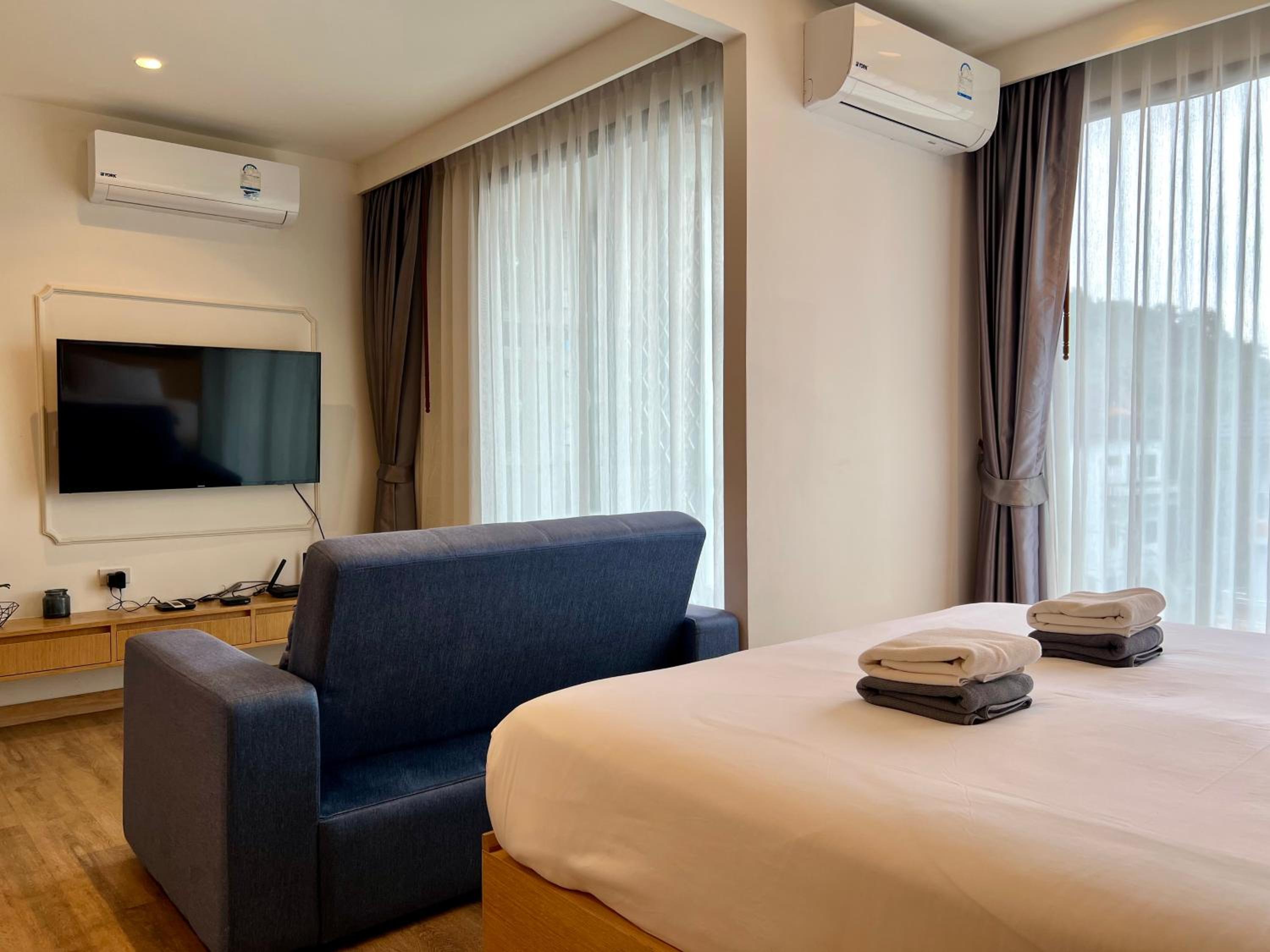 One-Bedroom Apartment - Photo 6