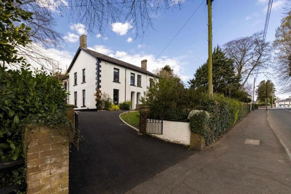 Four-Bedroom House photo 2