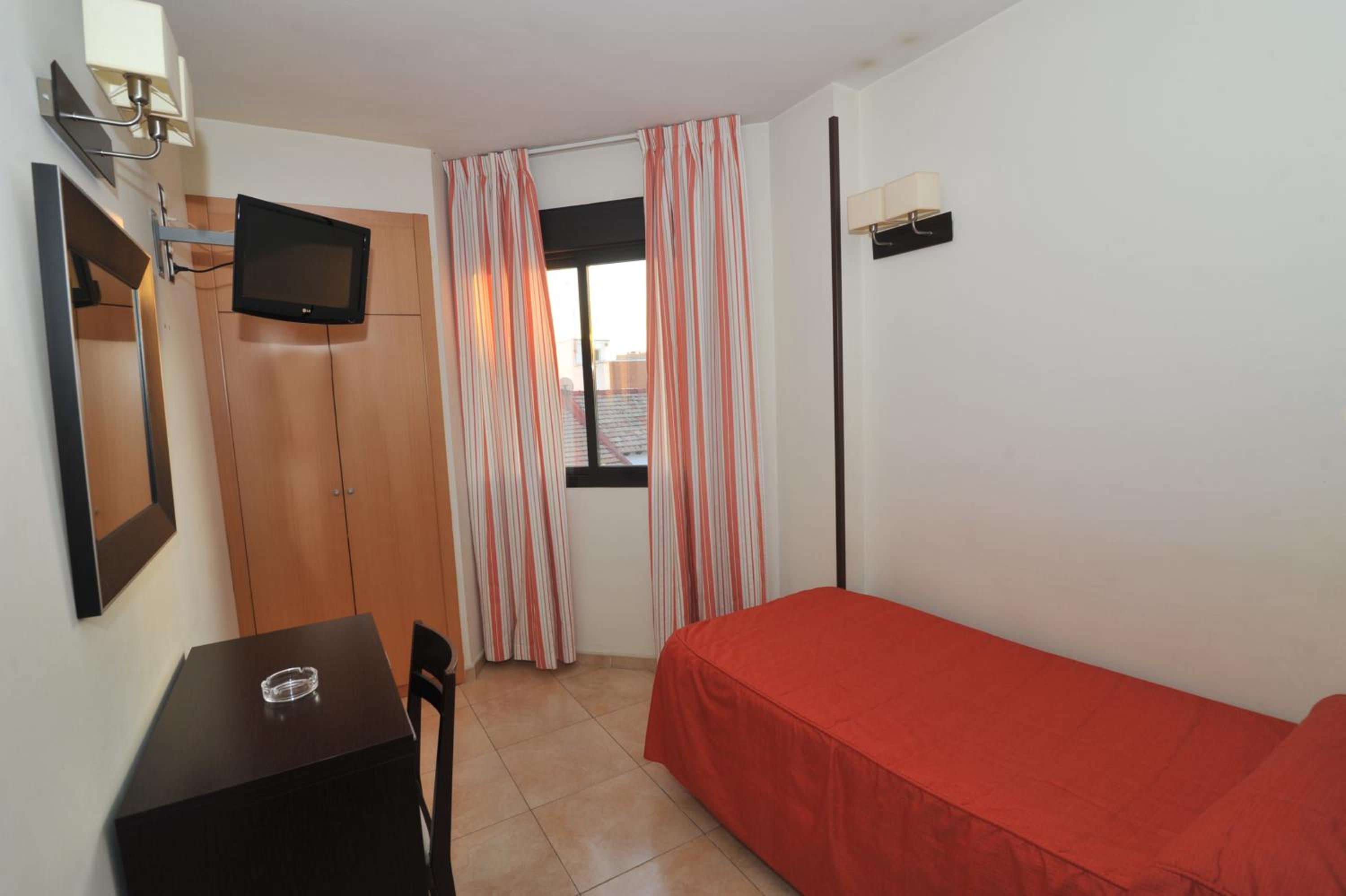 Single Room photo 3