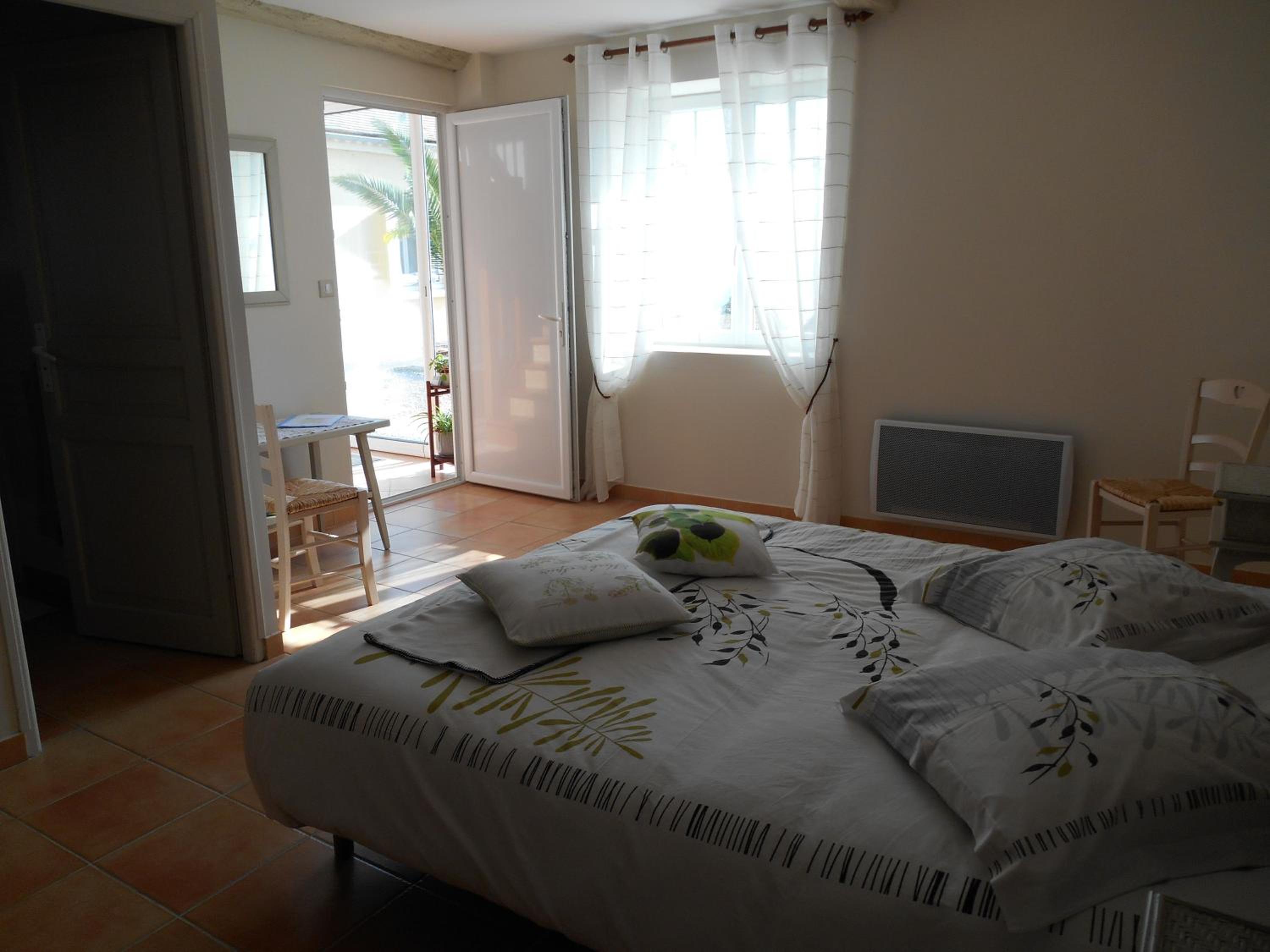 Double Room with Private Bathroom photo 3