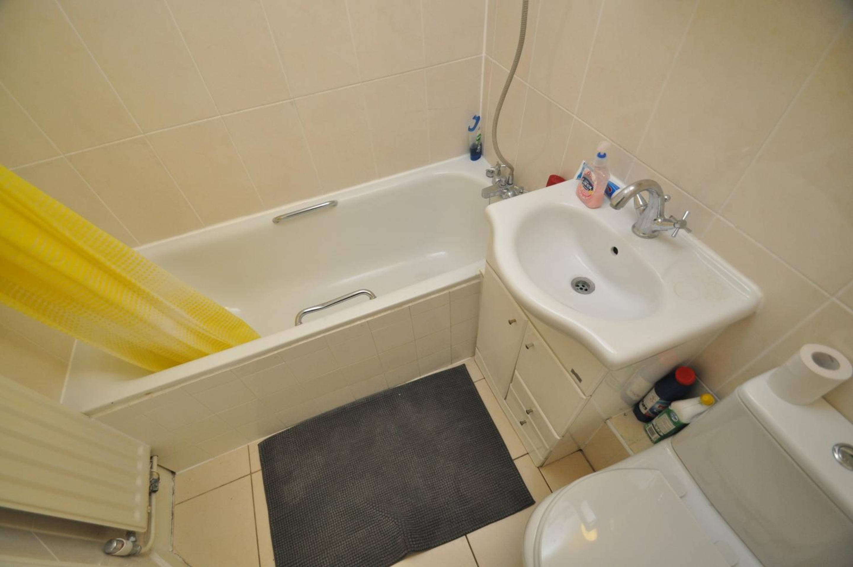 Deluxe Two-Bedroom Apartment With Garden View photo 2