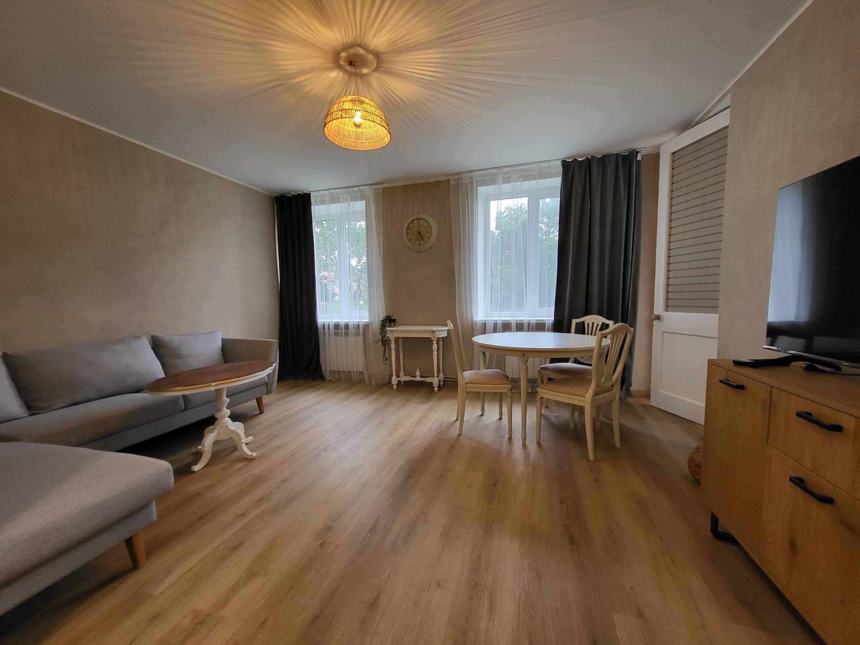 One-Bedroom Apartment photo 2