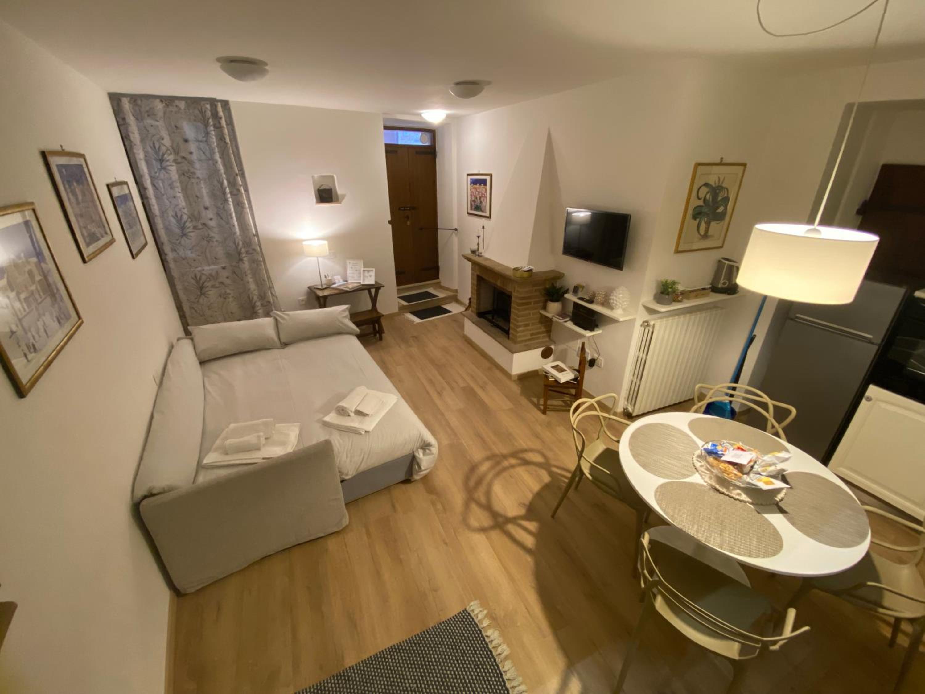 One-Bedroom Apartment photo 3