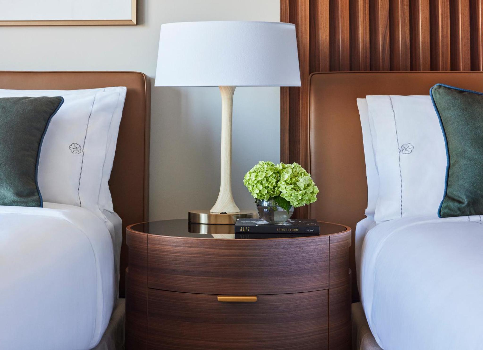 Accessible Premier Patron Tower Room 2 Queen Beds thumbnail 5