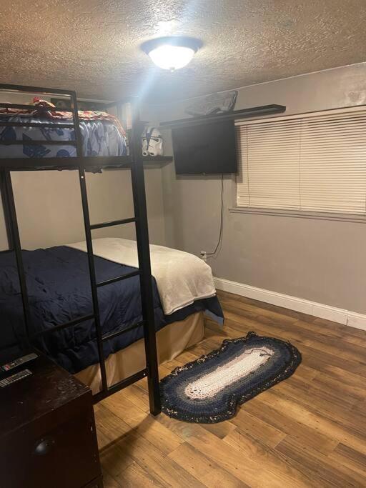 Three-Bedroom House photo 3