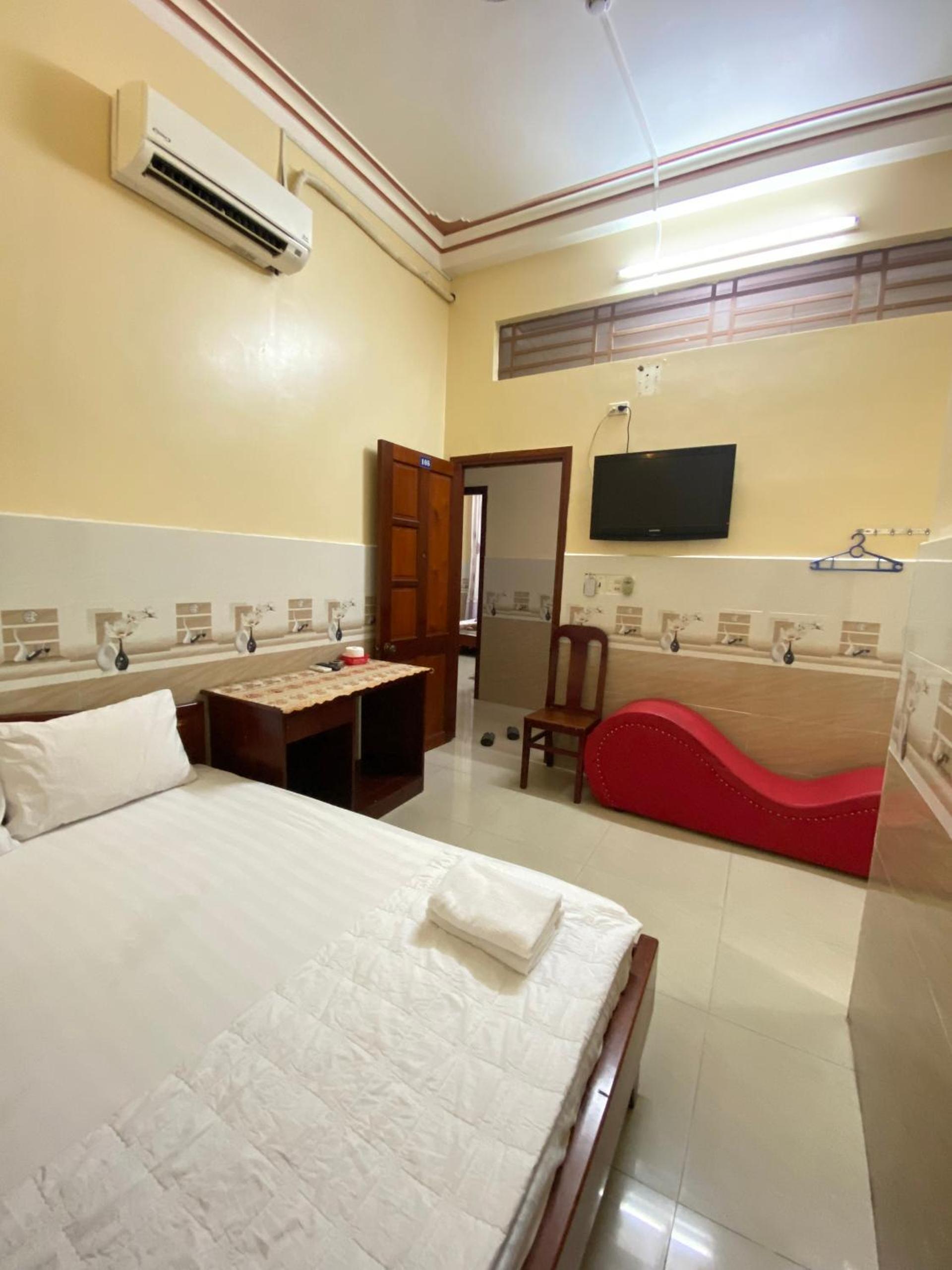 Double Room - Photo 5