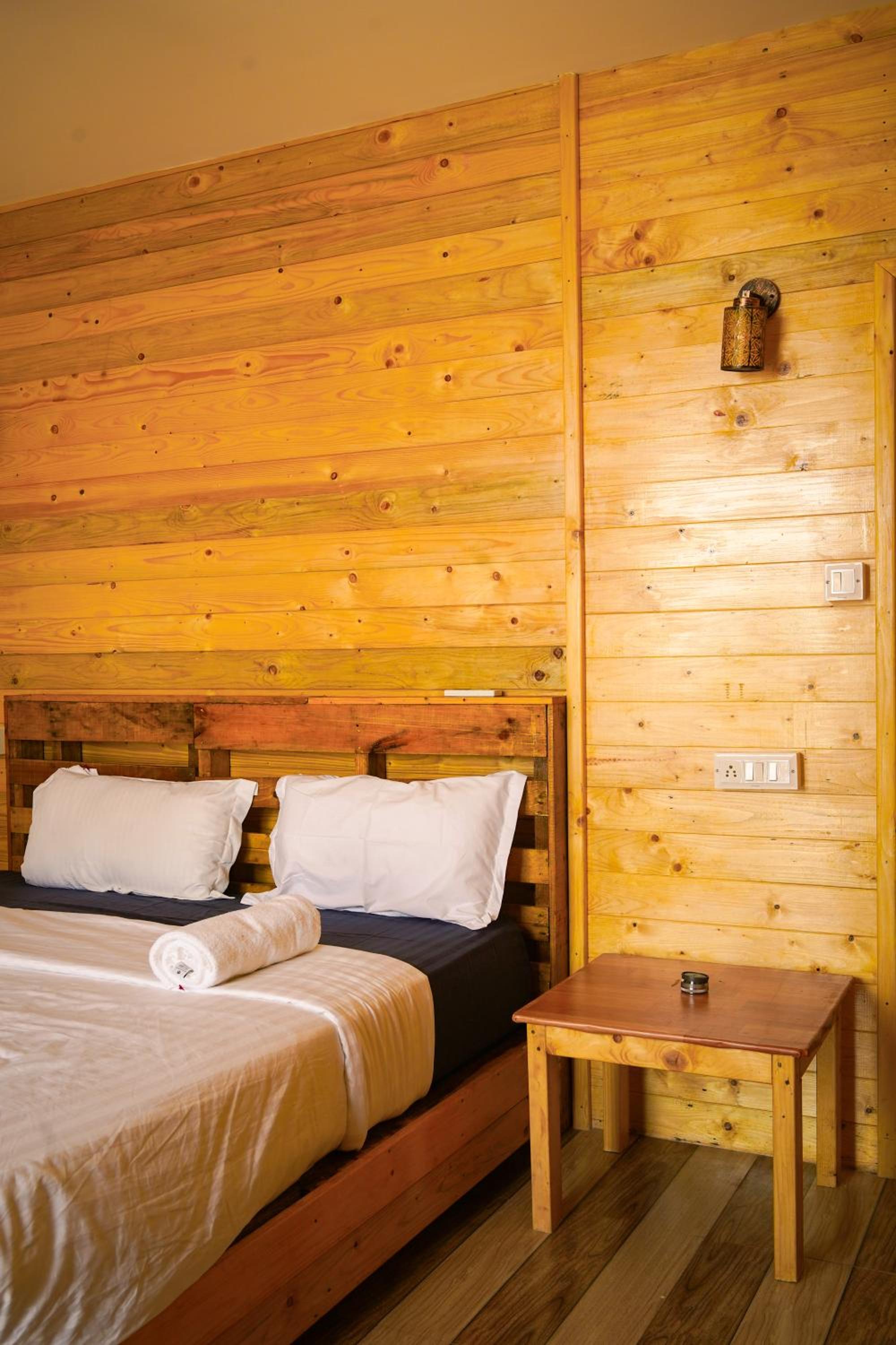 Deluxe Double Room with Balcony and Sea View photo 3
