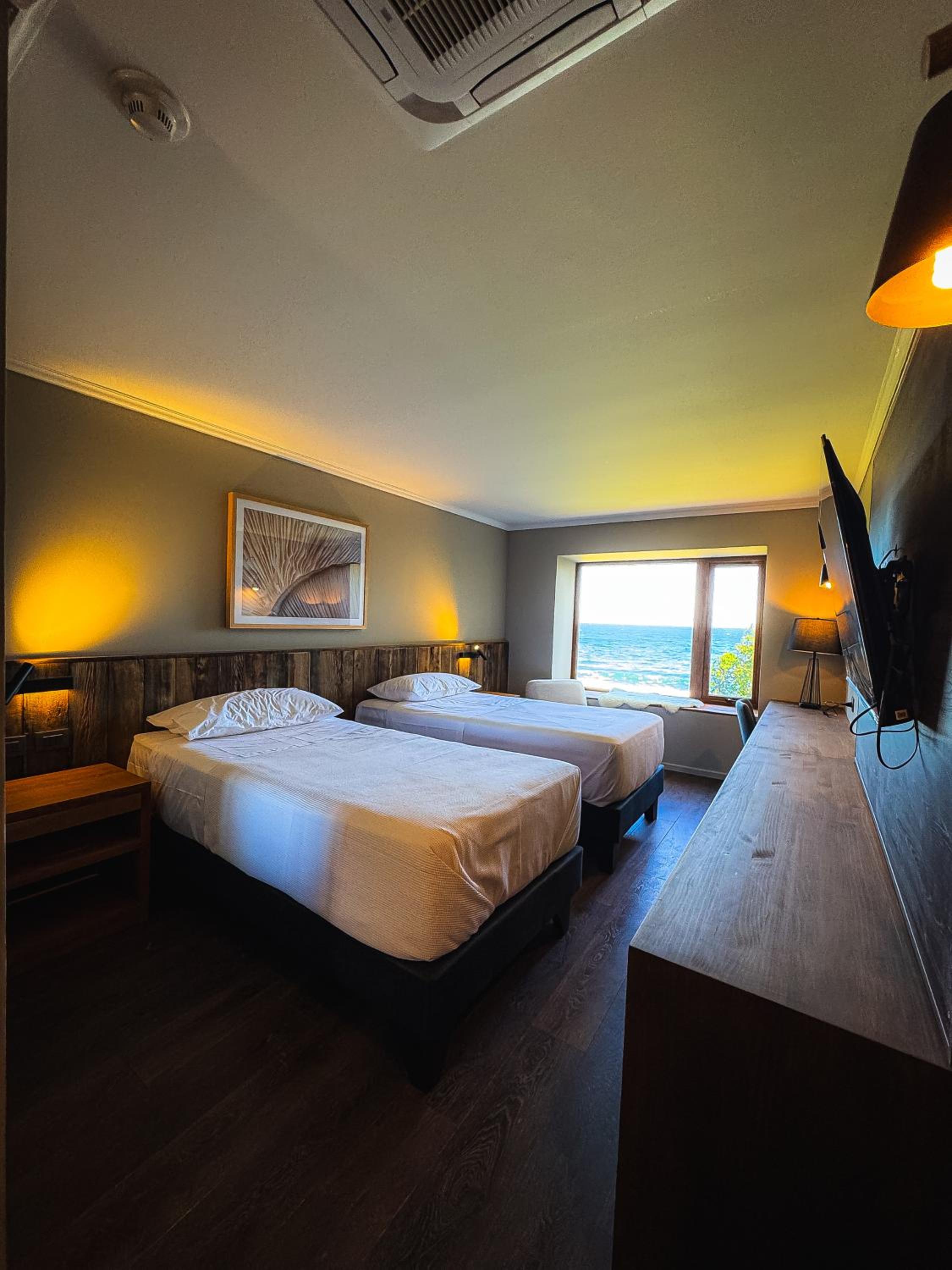 Twin Room with Lake View photo 2