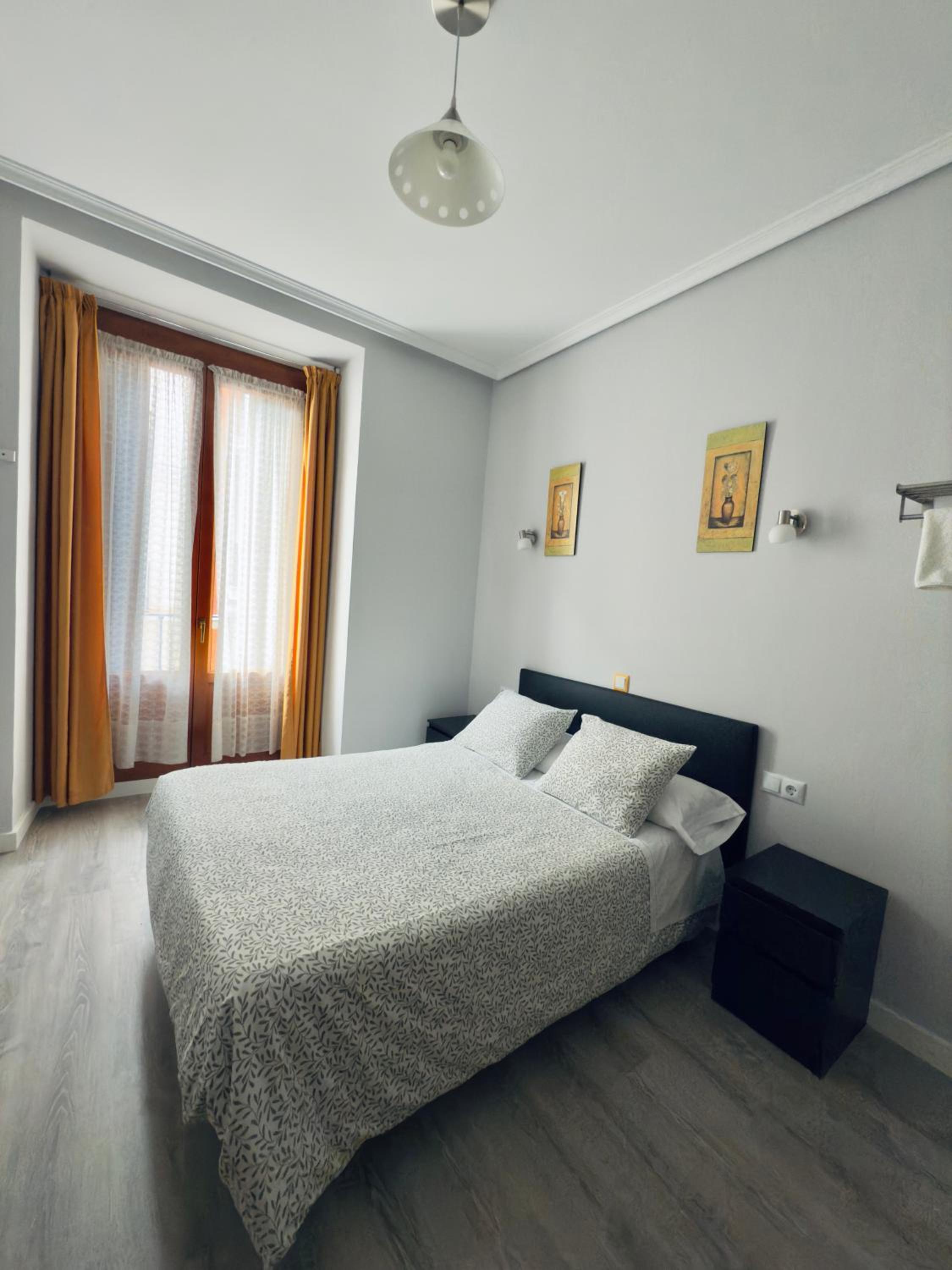 Double Room with Shared Bathroom photo 3