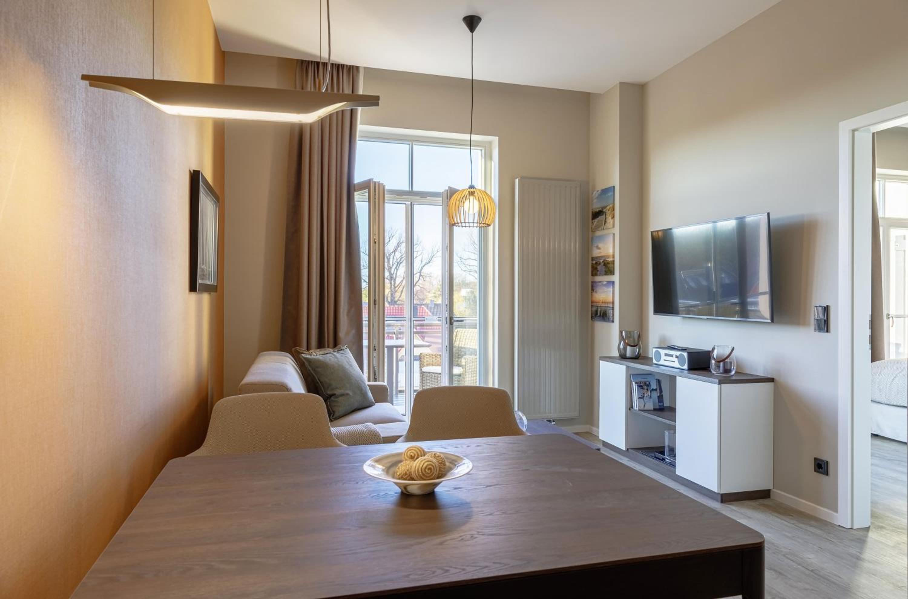 Apartment with Balcony photo 3