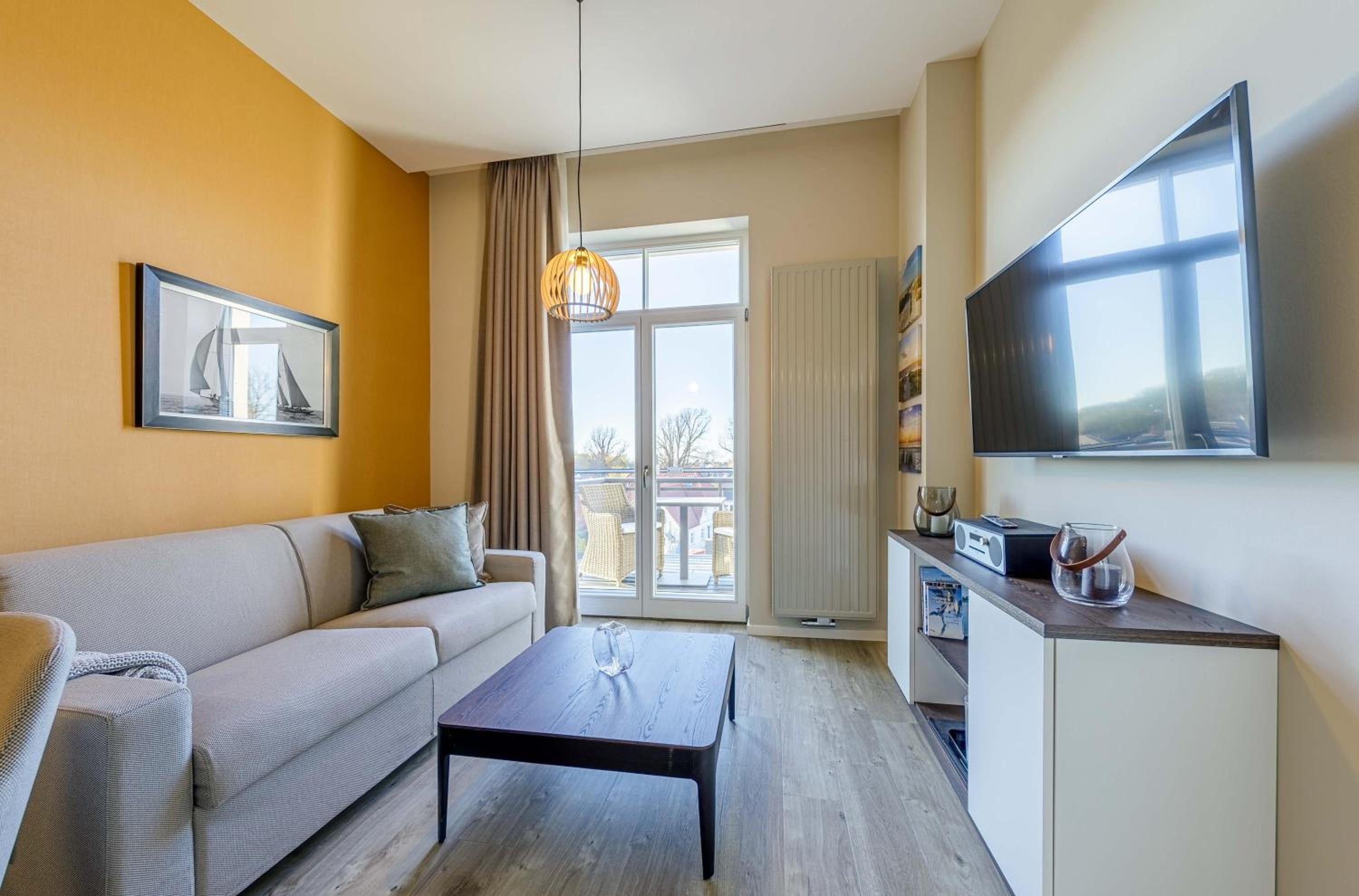 Apartment with Balcony photo 1