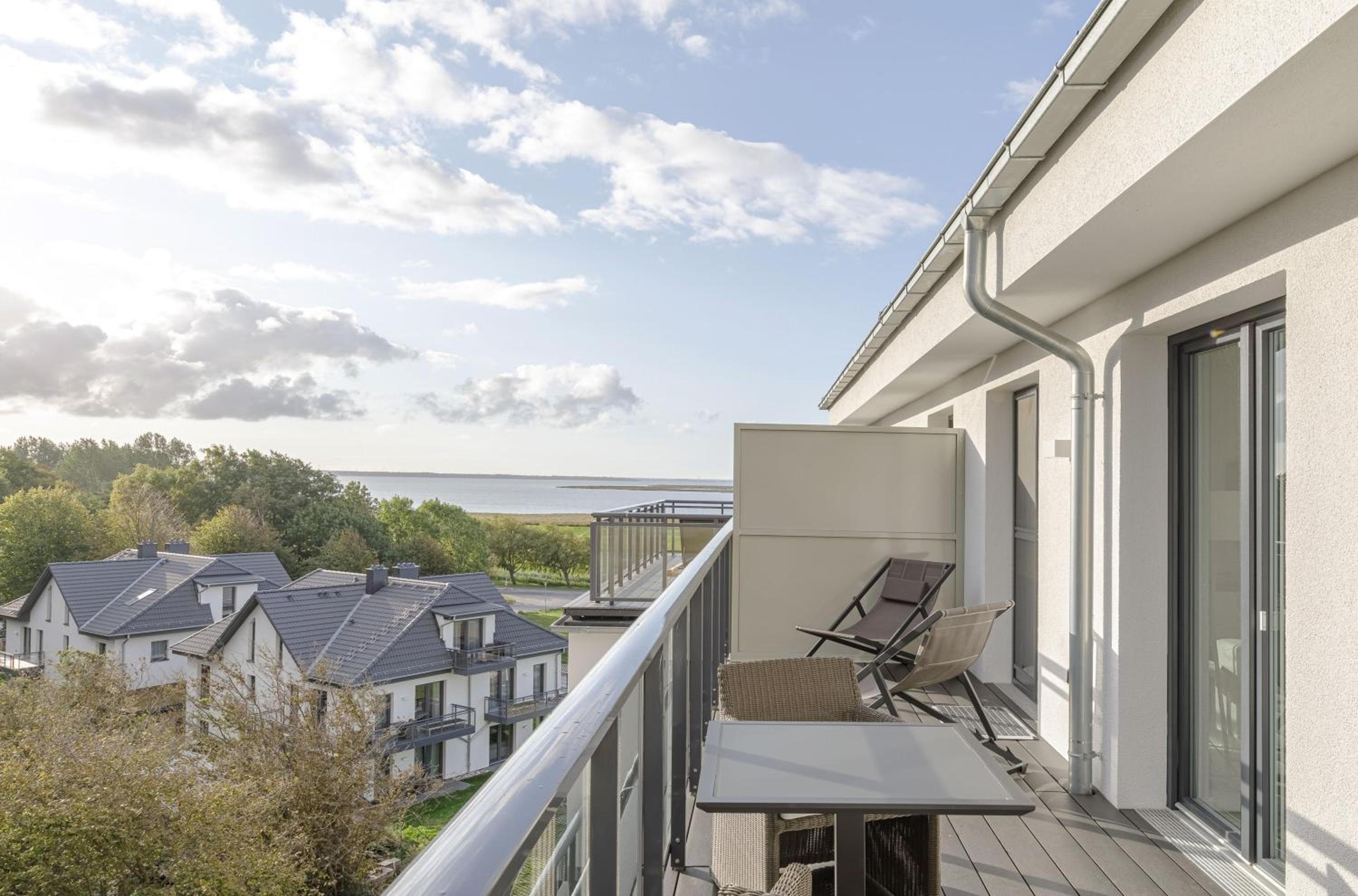 Apartment with Lake View photo 3