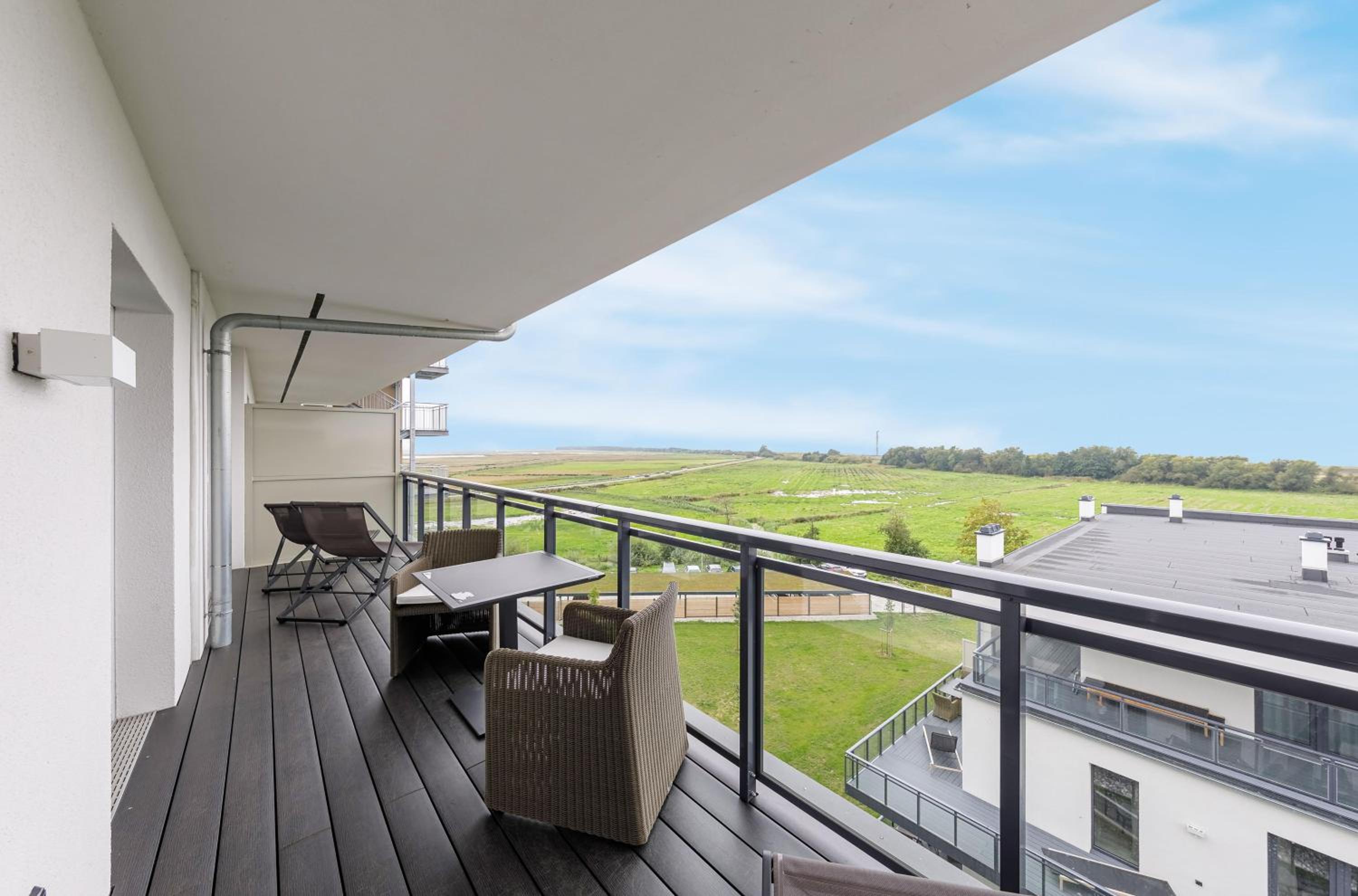 Apartment with Lake View photo 3