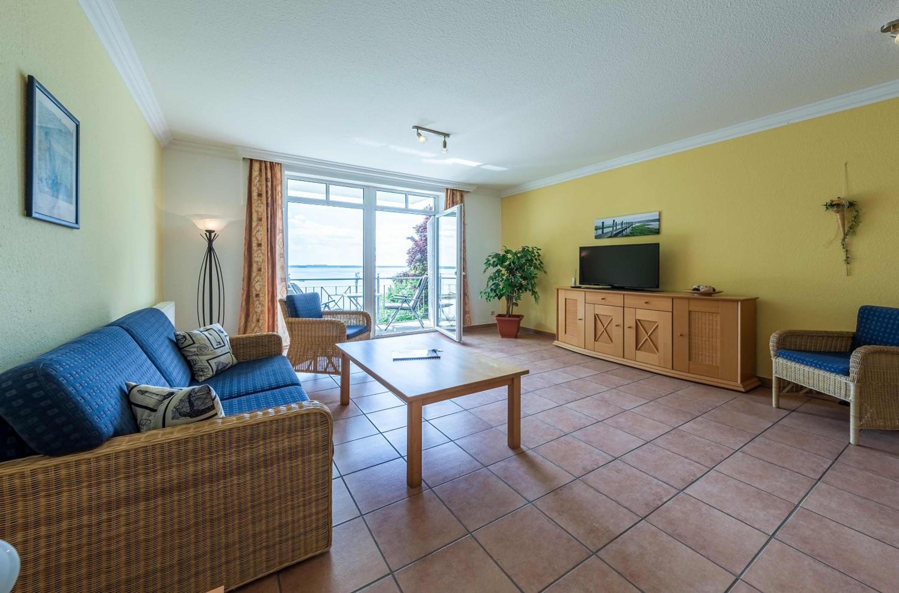 Apartment with Lake View photo 1