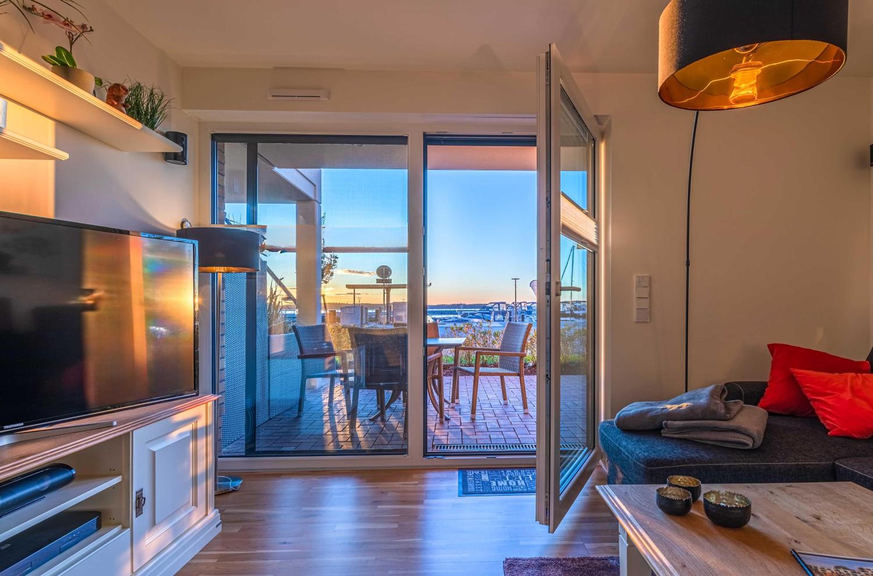 Apartment with Lake View photo 3